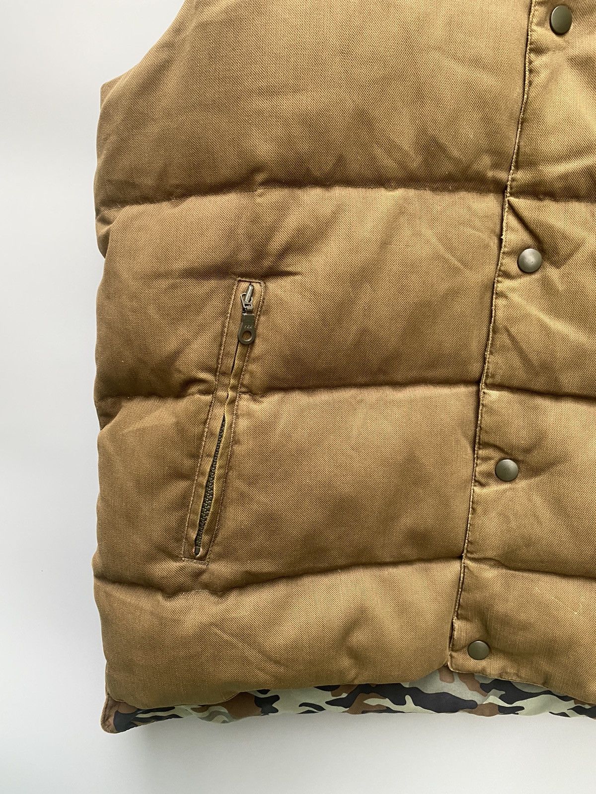 Futura × Vintage Vintage 2000s Futura Down Vest Size US L / EU 52-54 / 3 - 2 Thumbnail