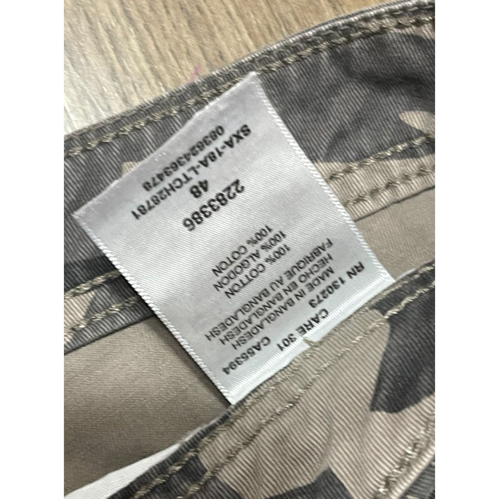 Lee **Lee Men's Size 48 Camouflage Shorts, Brown Green, Khaki, Pockets** User: **Lee Men's Size 48 Camo Shorts, Brown Green, Khaki, Pockets** Size US 32 / EU 48 - 6 Thumbnail