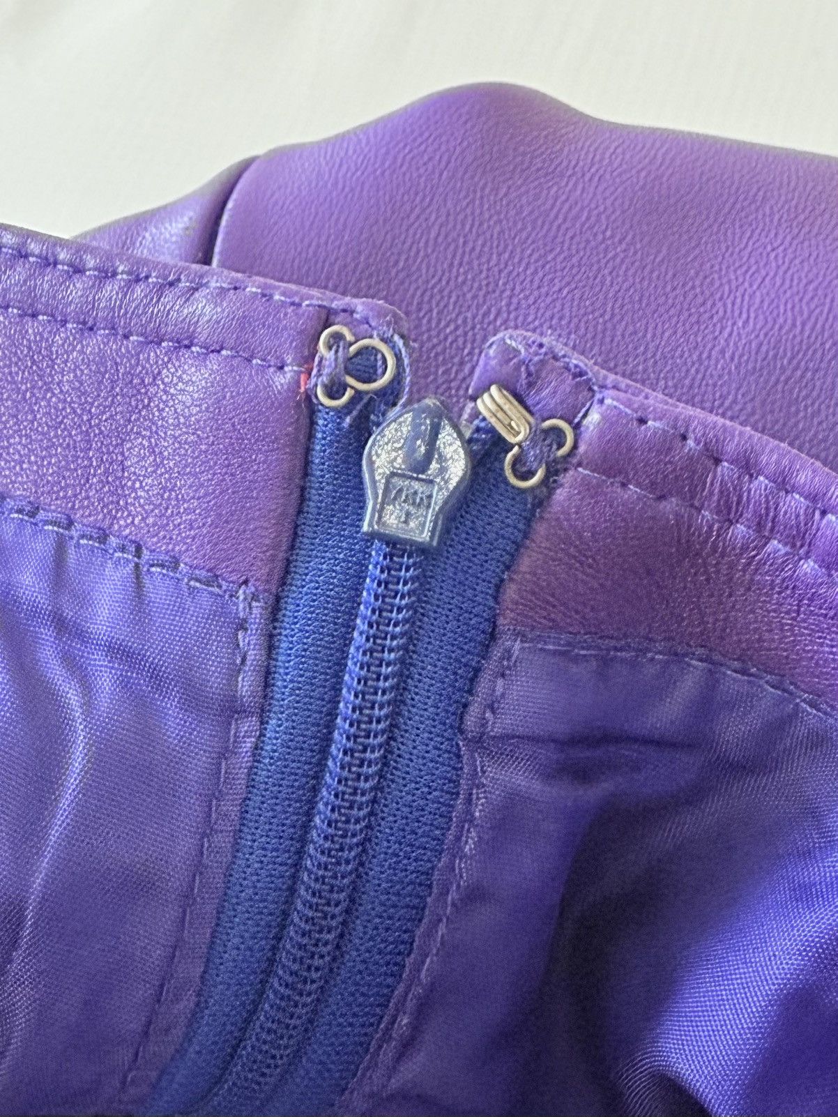 Versace Gianni Versace 1996 F/W Purple Leather Belted Shift Dress Size S / US 4 / IT 40 - 13 Thumbnail