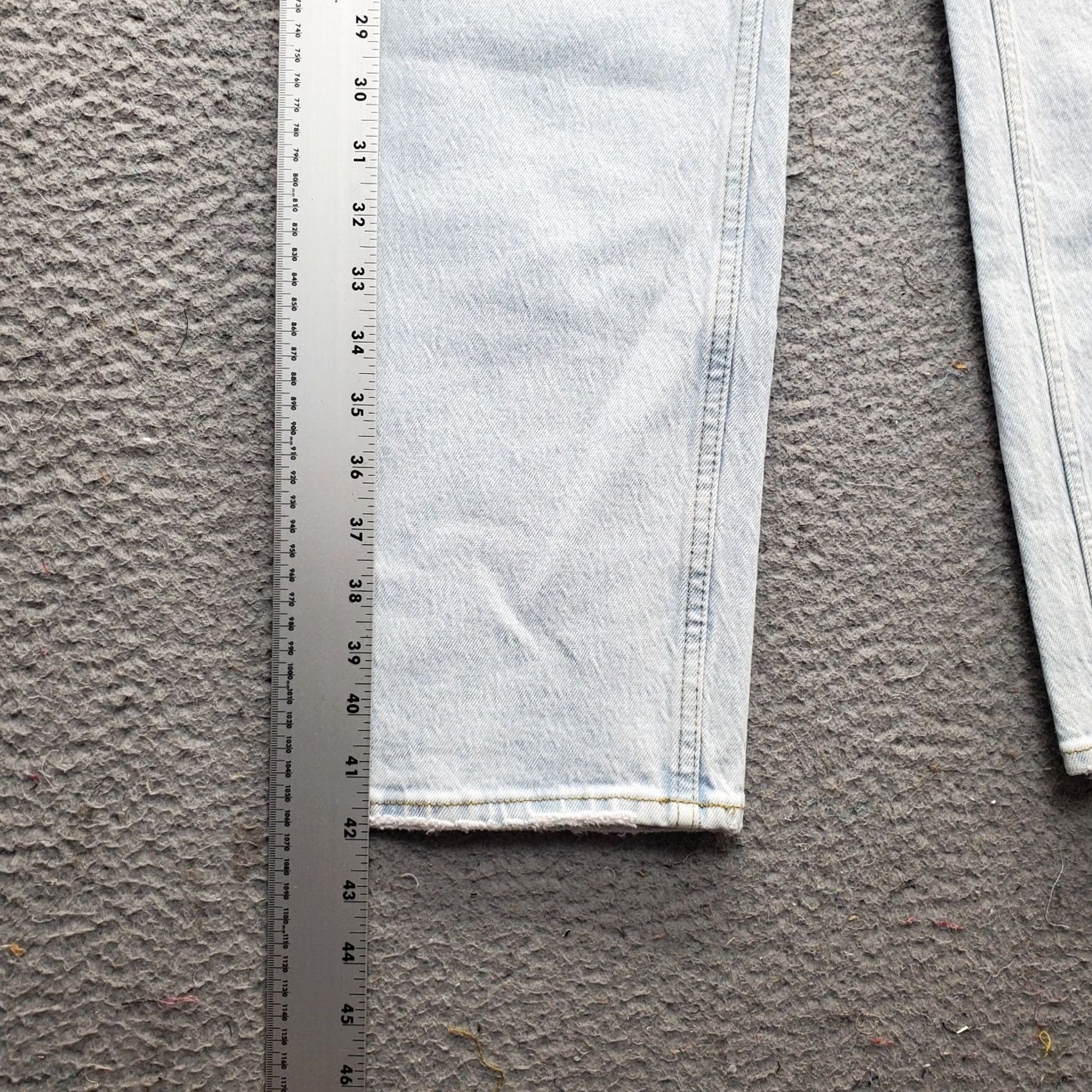 Abercrombie & Fitch Abercrombie & Fitch Curve Love 90's Straight Jeans Womens Size 4 Blue High Rise Size 27" / US 4 / IT 40 - 3 Thumbnail