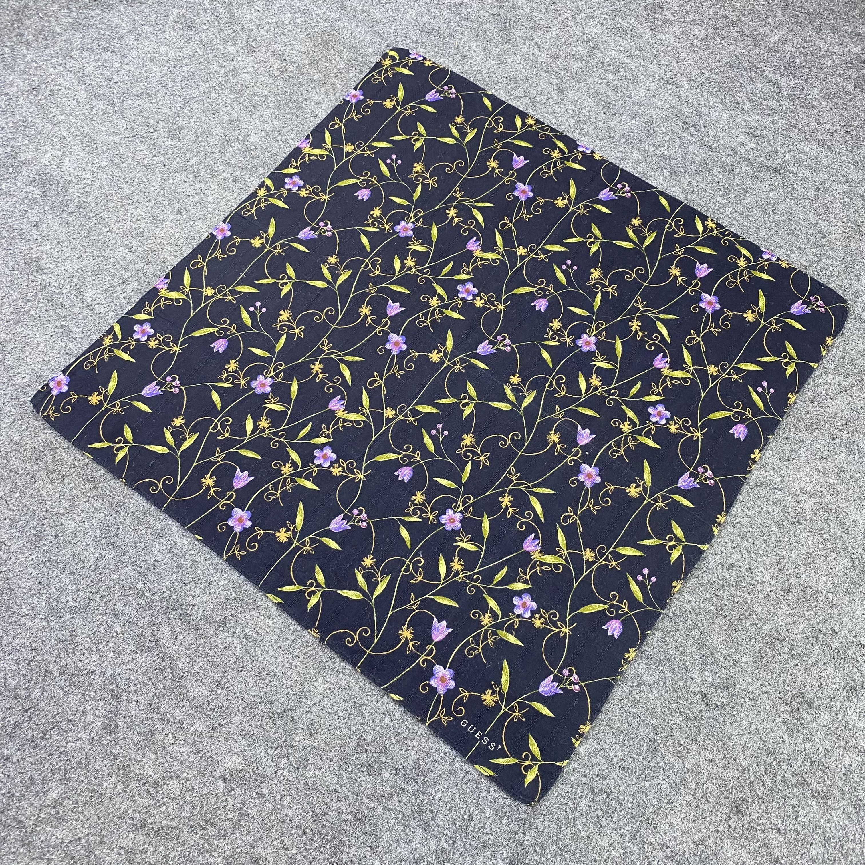 Guess Guess Floral Handkerchief / Bandana / Neckerchief-B1271 Size ONE SIZE - 4 Thumbnail