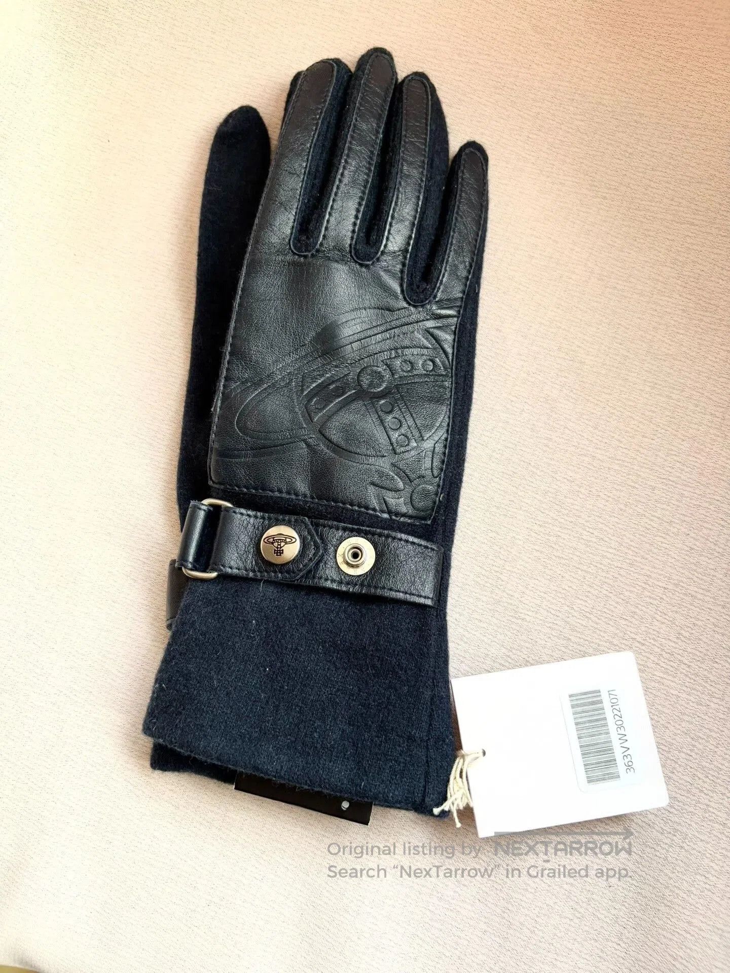 Vivienne Westwood Vivienne Westwood Black Wool Gloves. Size ONE SIZE - 2 Thumbnail