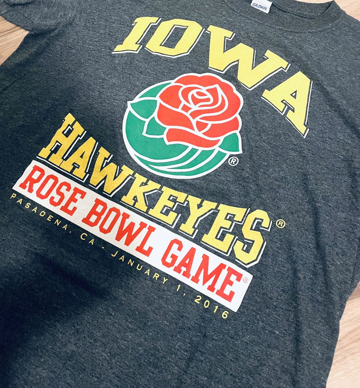 Gildan × Vintage Iowa Hawkeyes rosebowl shirt Size US L / EU 52-54 / 3 - 3 Thumbnail
