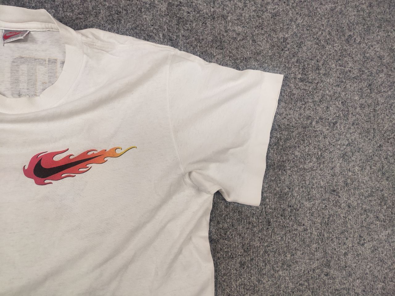 Nike Rare Vintage 80s Nike Field General flame Swoosh Tee T shirt Size US L / EU 52-54 / 3 - 8 Thumbnail