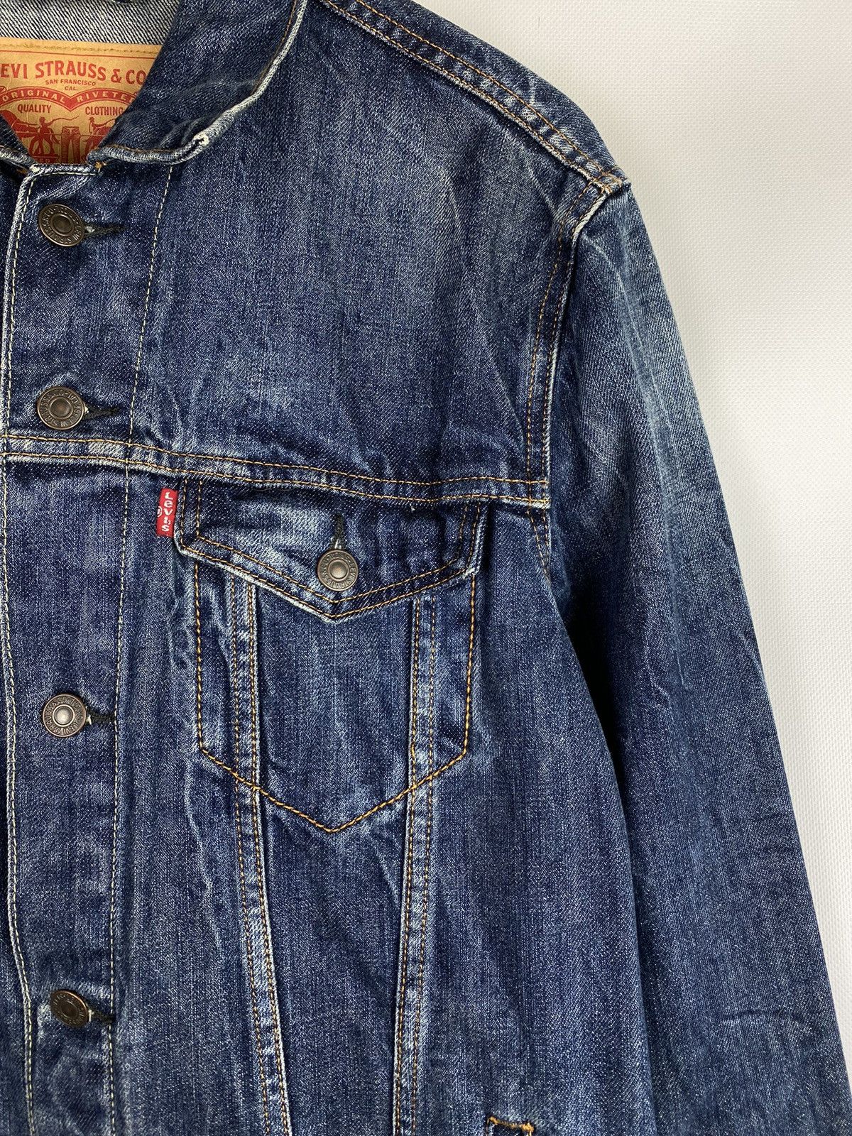 Levi's Levis men’s denim trucker jacket size L Size US L / EU 52-54 / 3 - 9 Thumbnail