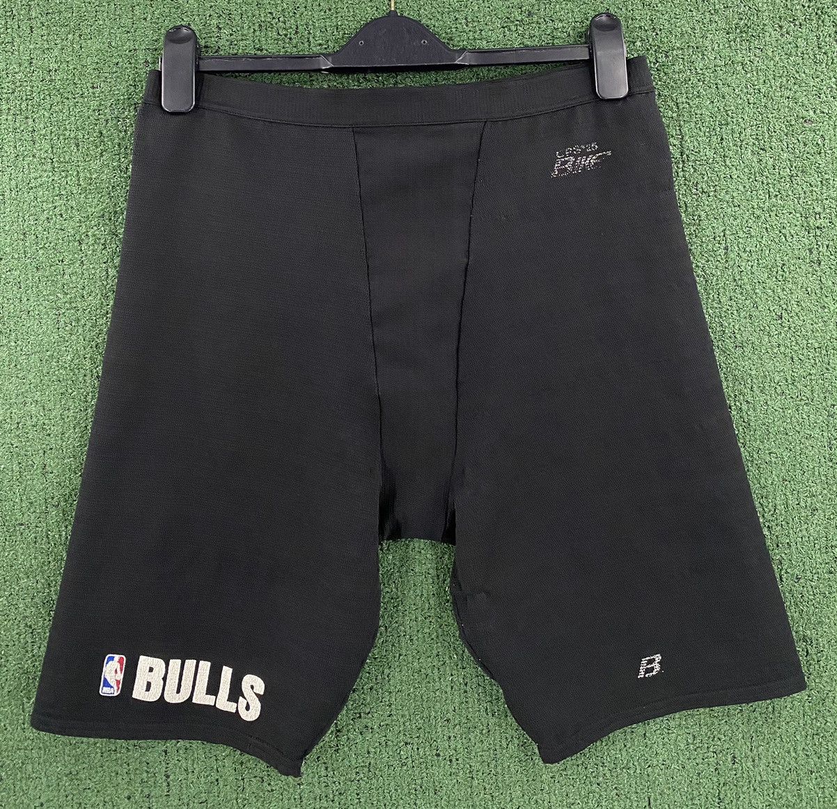 Vintage Vintage 90’s Bike Chicago Bulls NBA Compression Shorts Sz L Size US 36 / EU 52 - 1 Thumbnail