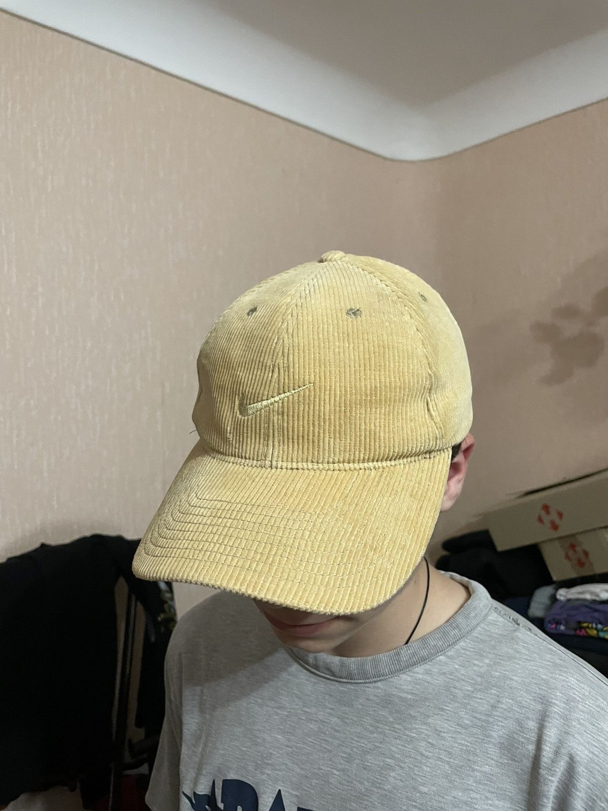 Nike × Vintage Vintage Nike Baige Velvet Y2K Cap Size ONE SIZE - 1 Thumbnail