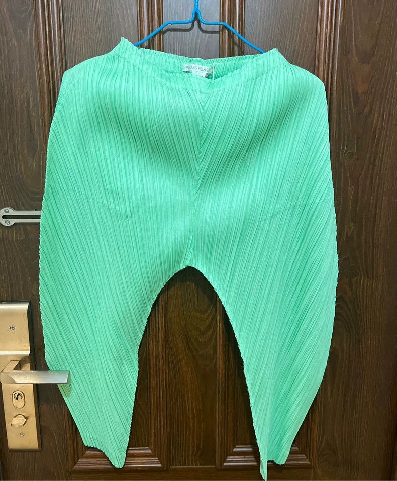 Issey Miyake Issey Miyake size:3 Green chicken leg pants Size 42" / US 20 - 2 Thumbnail