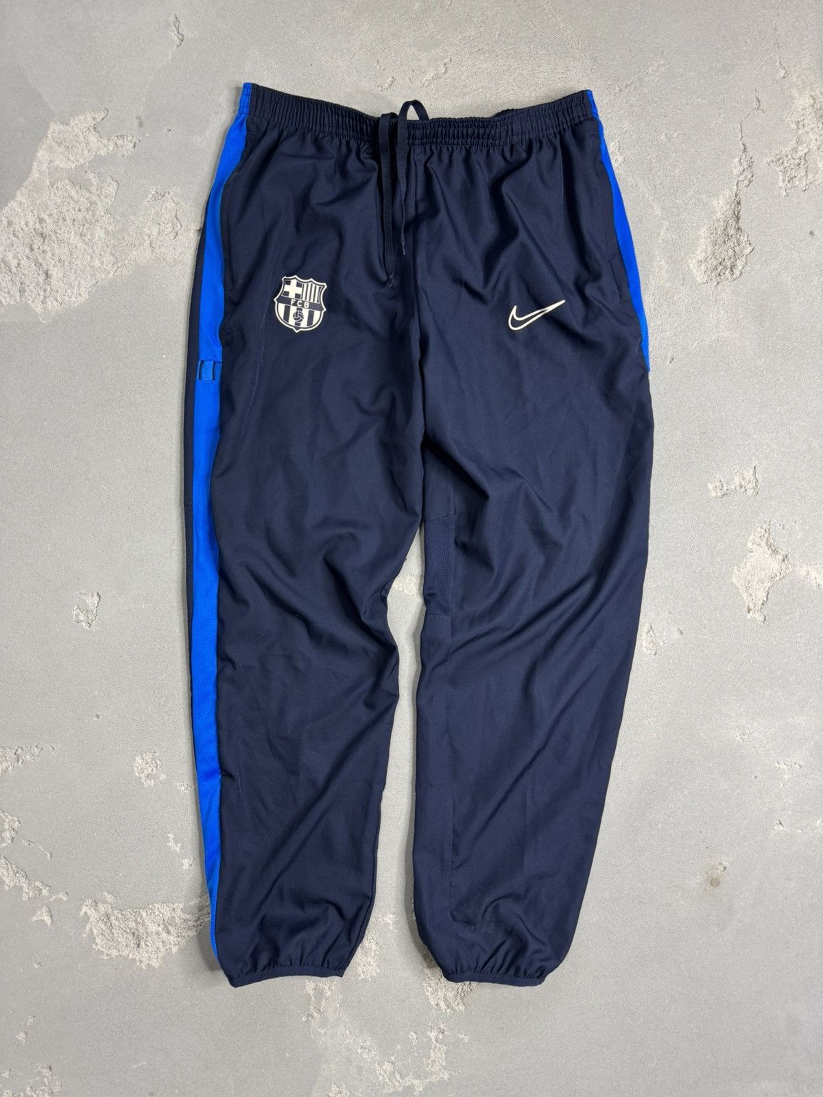 Nike × Vintage BARCELONA VINTAGE NIKE TRAINING WIND RUNNER TRACK PANTS Size US 34 / EU 50 - 3 Thumbnail