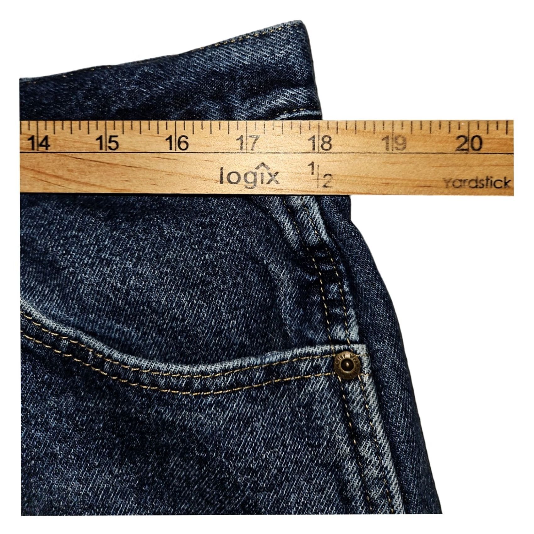 Wrangler Focus: Specifically states "Wrangler Jeans Mens" for immediate relevance Size US 36 / EU 52 - 3 Thumbnail