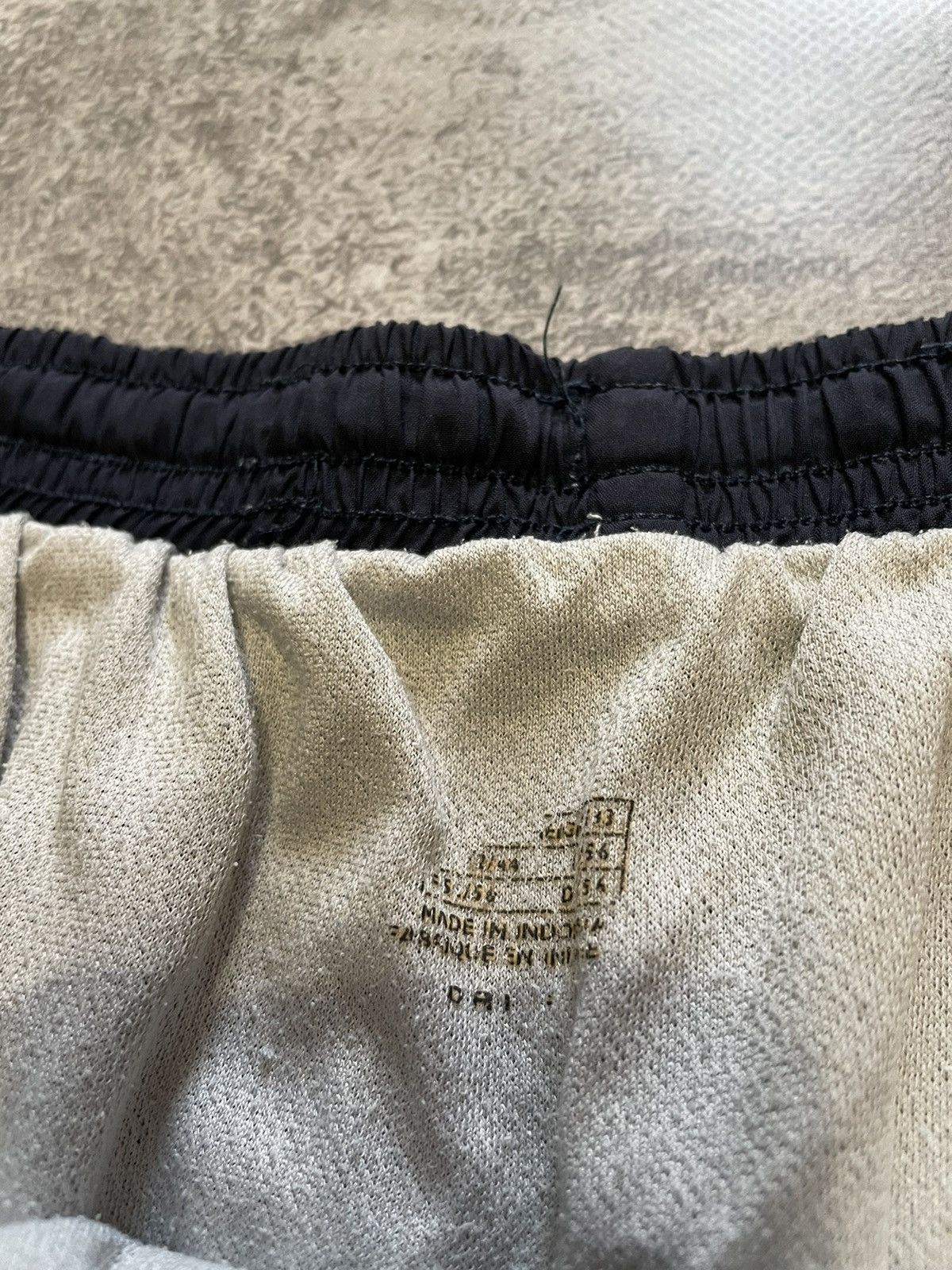 Nike × Vintage Vintage Nike Shorts Swoosh Logo Y2K Size US 32 / EU 48 - 4 Thumbnail