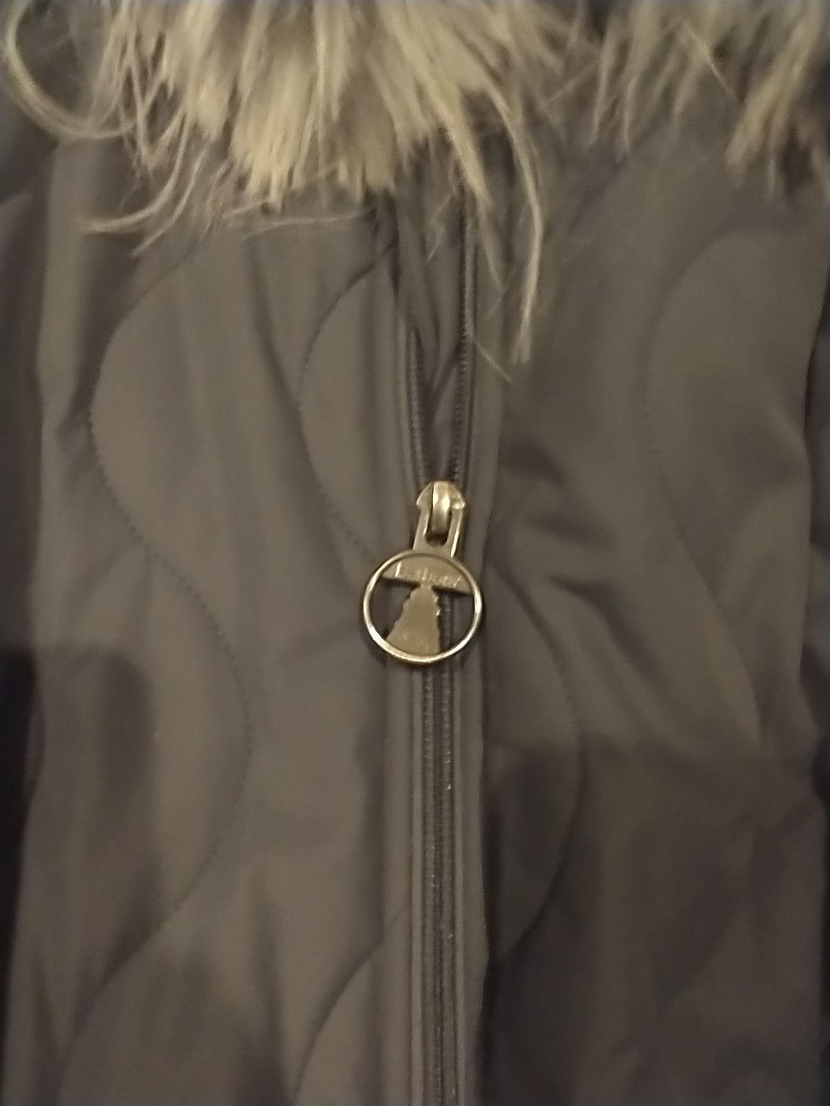 Barbour Ladies long quilted down coat with faux fur shawl Size M / US 6-8 / IT 42-44 - 6 Thumbnail