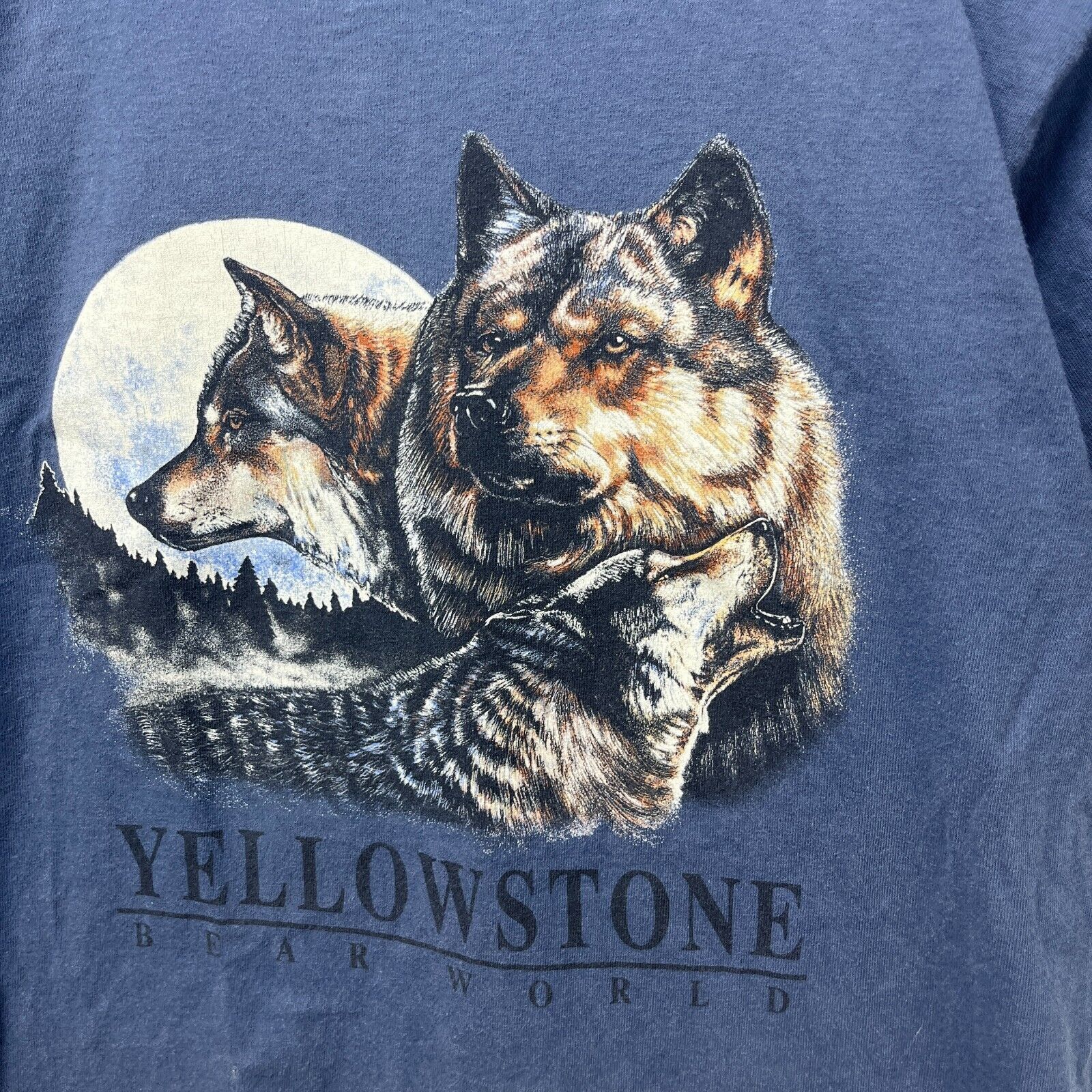 Vintage Vintage Yellowstone Wolf Dog Nature T-Shirt Medium Size US M / EU 48-50 / 2 - 3 Thumbnail