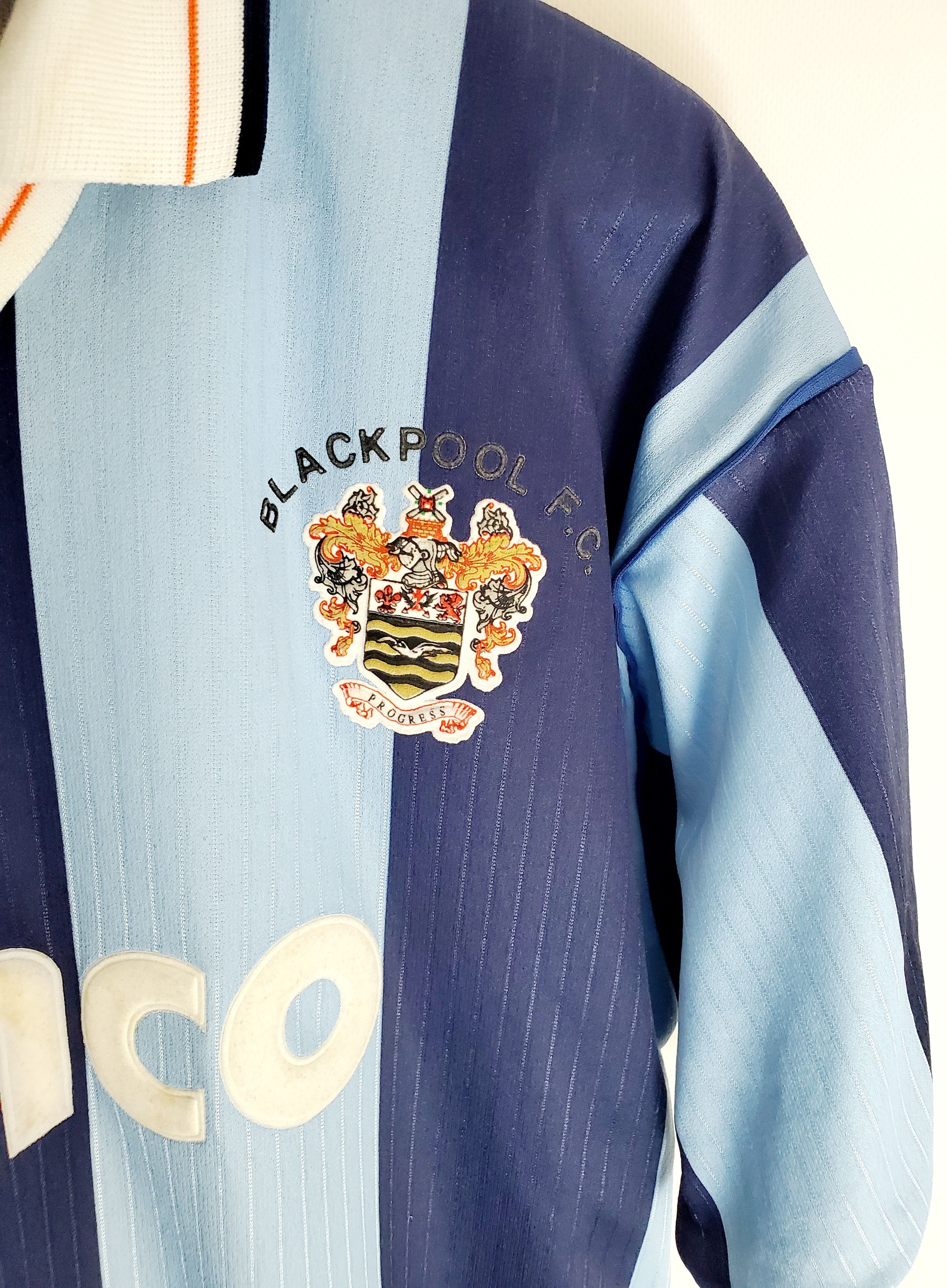 Vintage Vintage 1993-94 Blackpool Away Jersey Rambo Gary briggs M Size US M / EU 48-50 / 2 - 4 Thumbnail