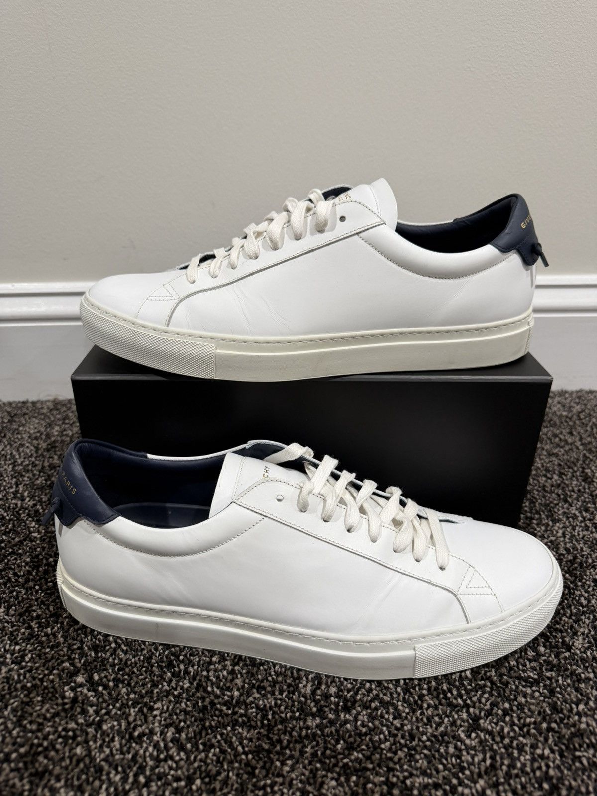 Givenchy Urban Street Low Top White/Navy Sneakers