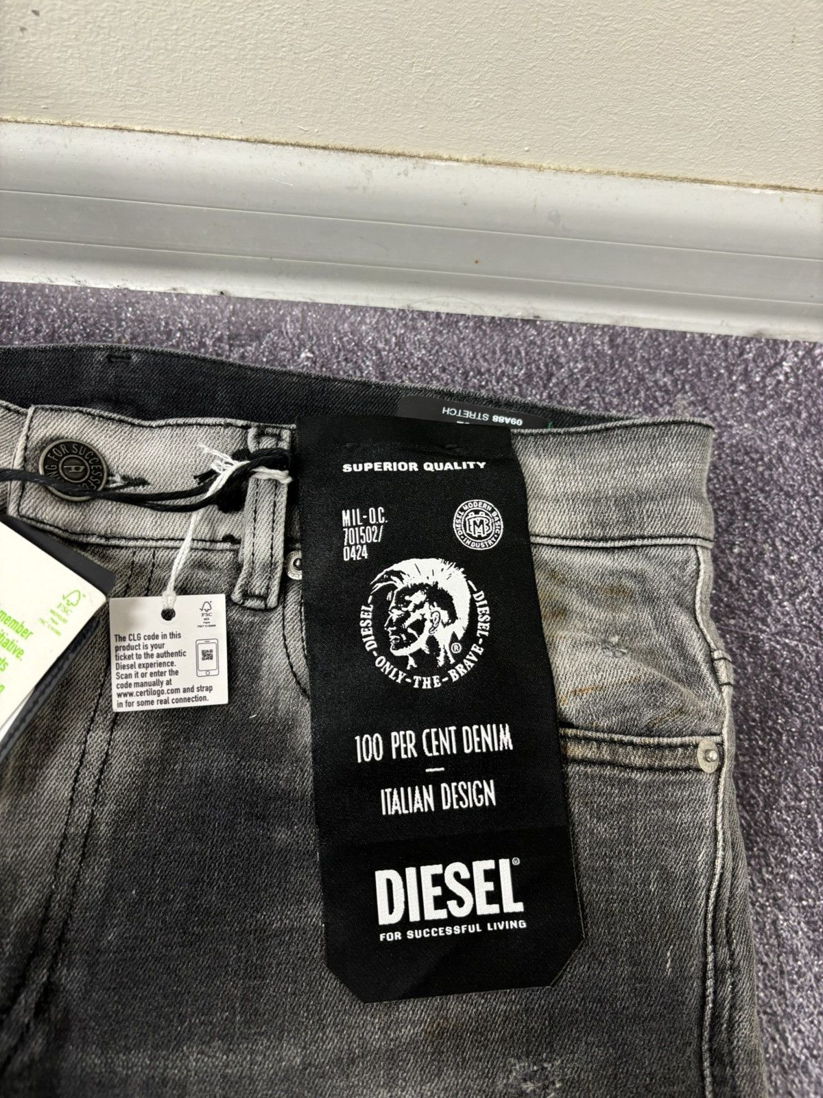 Diesel Diesel D-Amny Skinny NWT Washed Black Distressed Denim Jeans Size US 31 - 11 Thumbnail