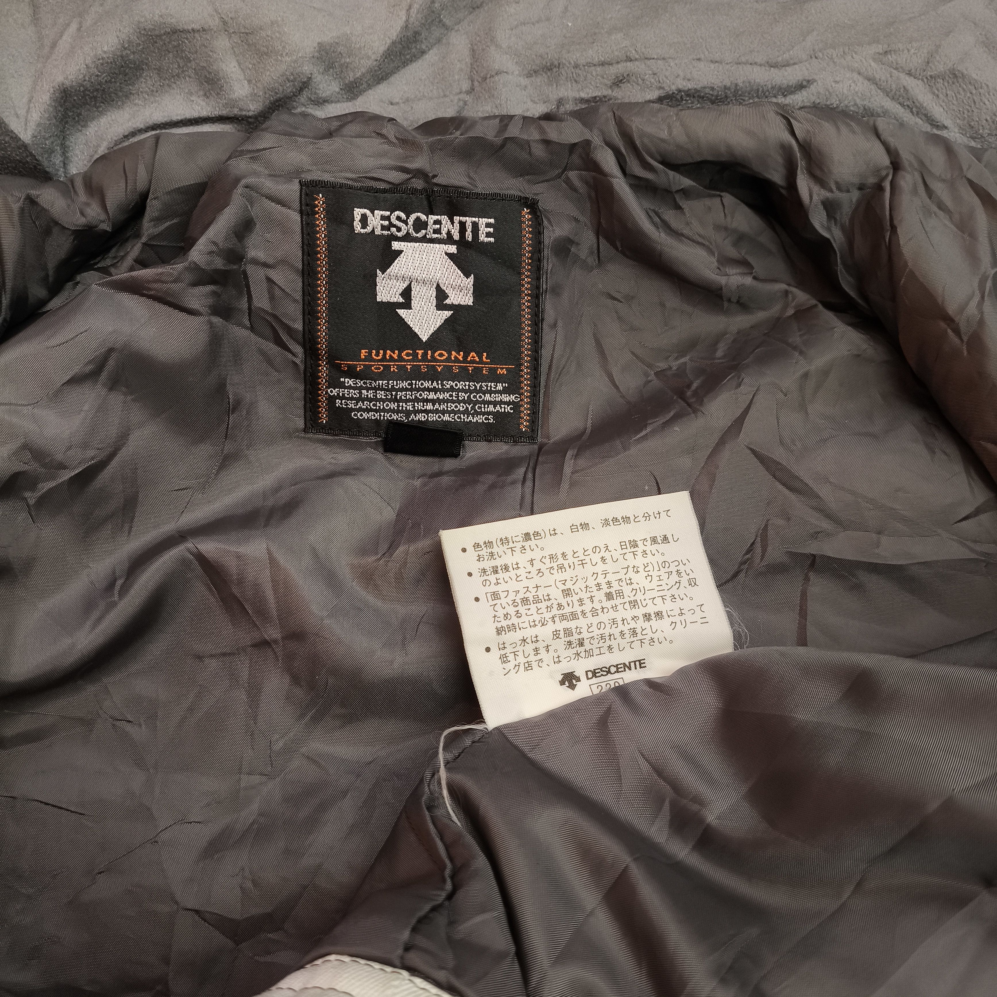 Descente × Japanese Brand JAPANESE BRAND DESCENTE SKI functional JACKET sz tag m Size US L / EU 52-54 / 3 - 5 Thumbnail