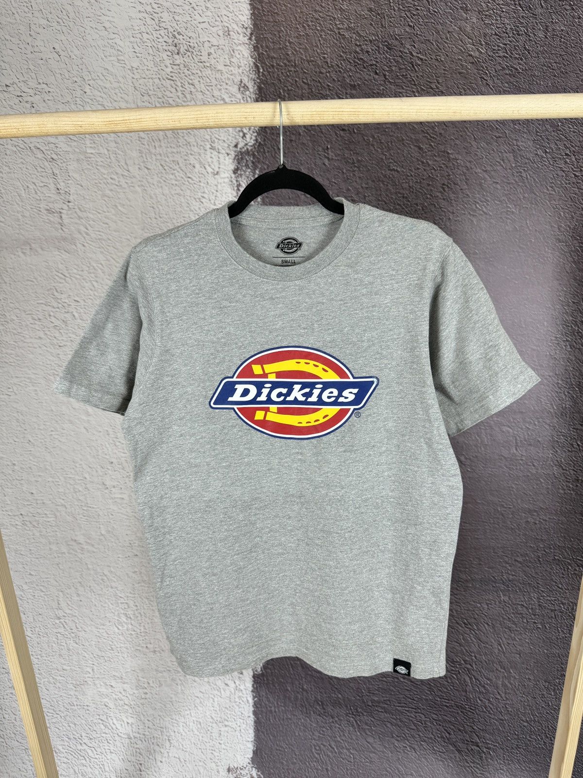 Dickies × Vintage Dickies vintage big logo grey tee shirt Size US S / EU 44-46 / 1 - 1 Thumbnail