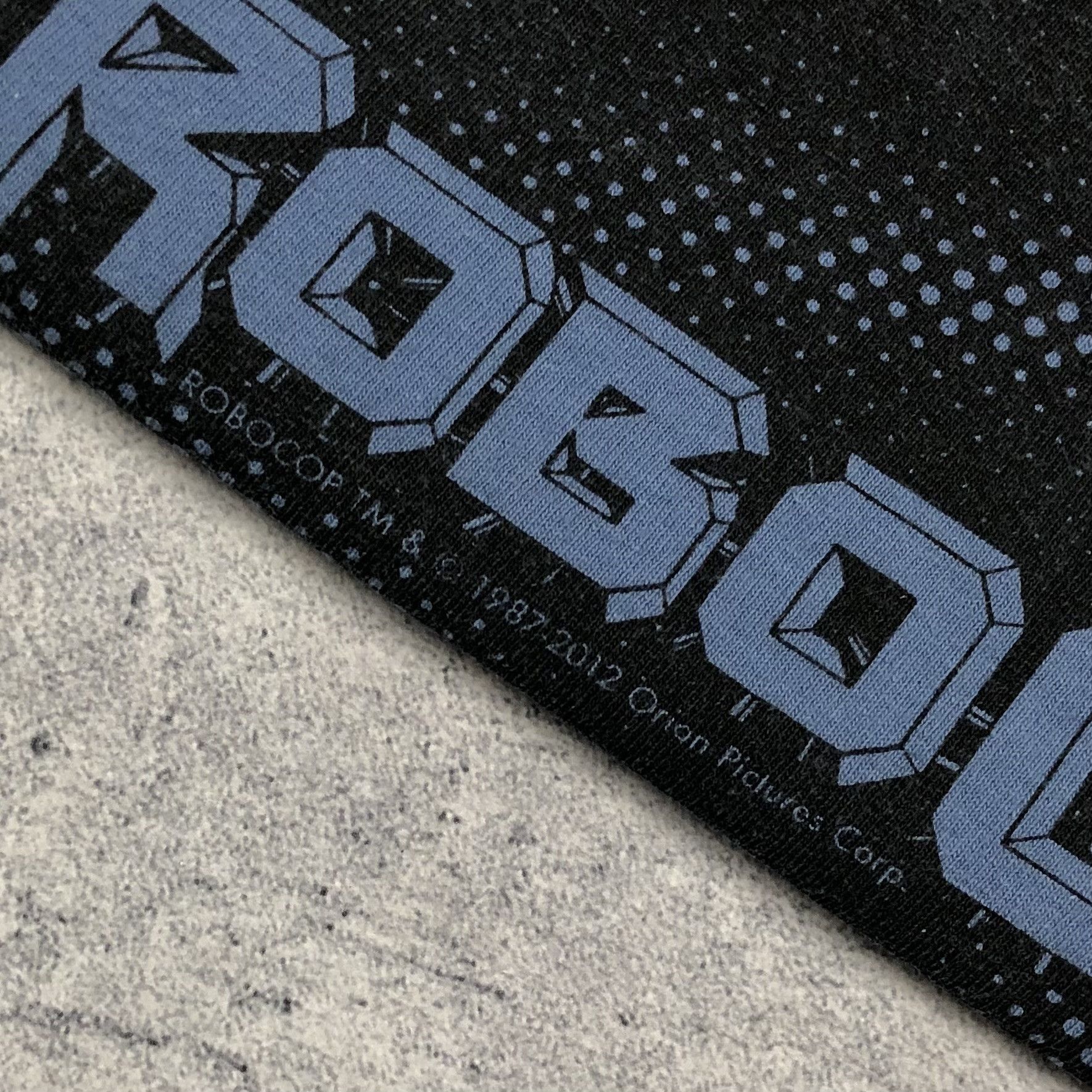 Vintage Vintage Robocop Movie Schwarzenegger Tee Size US XL / EU 56 / 4 - 3 Thumbnail