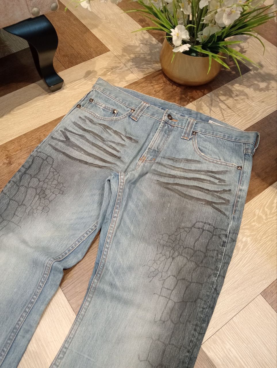 semanticdesign SEMANTIC DESIGN JAPAN BLUE WASHED SNAKE FLARED DENIM PANTS Size US 36 / EU 52 - 4 Thumbnail