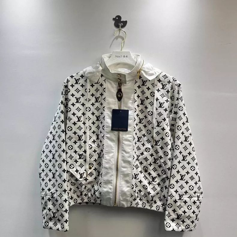 Louis Vuitton Louis Vuitton 23 New Full Logo Jacket Size S / US 4 / IT 40 - 1 Thumbnail