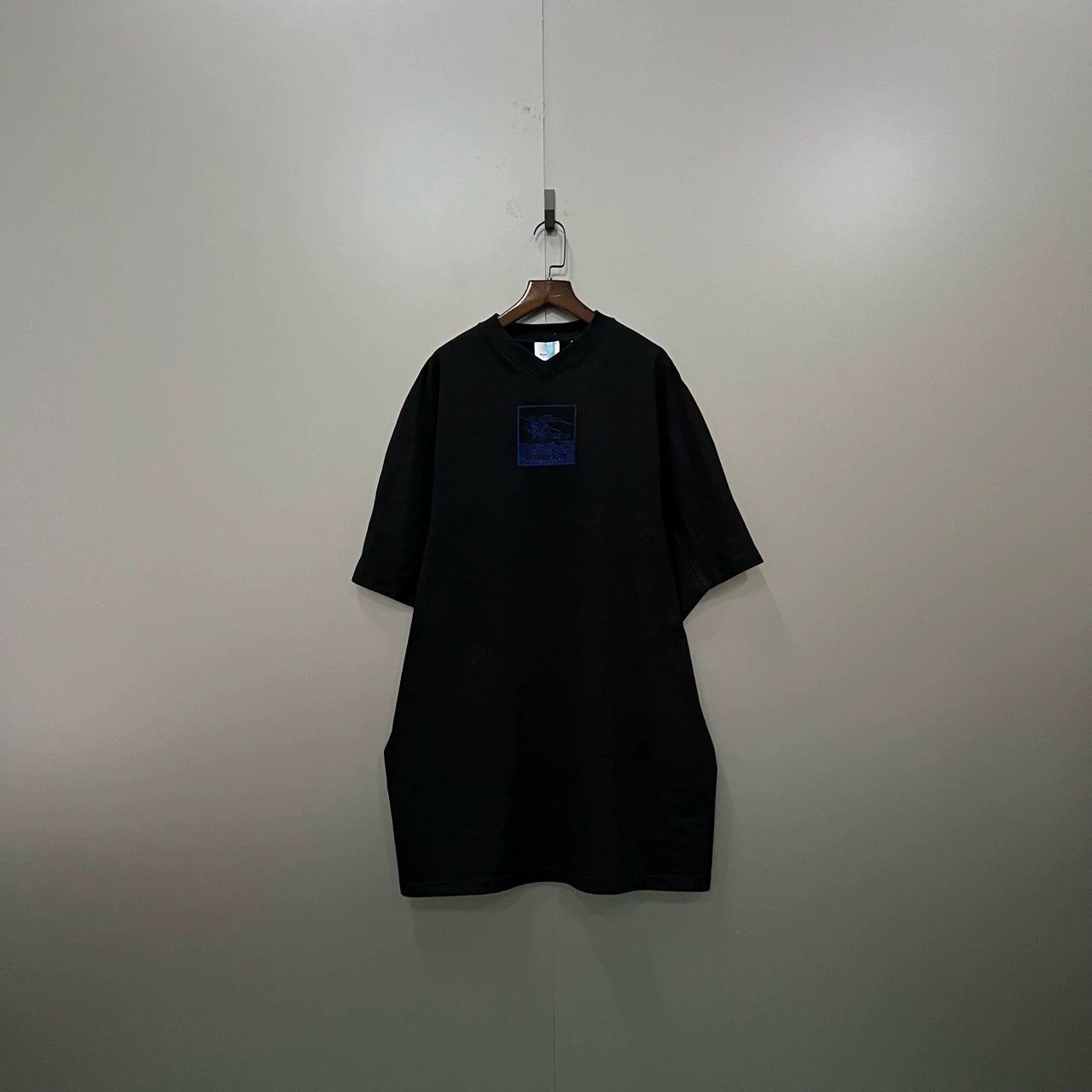 Burberry burberry black logo embroidered short sleeve shirt Size US S / EU 44-46 / 1 - 1 Thumbnail