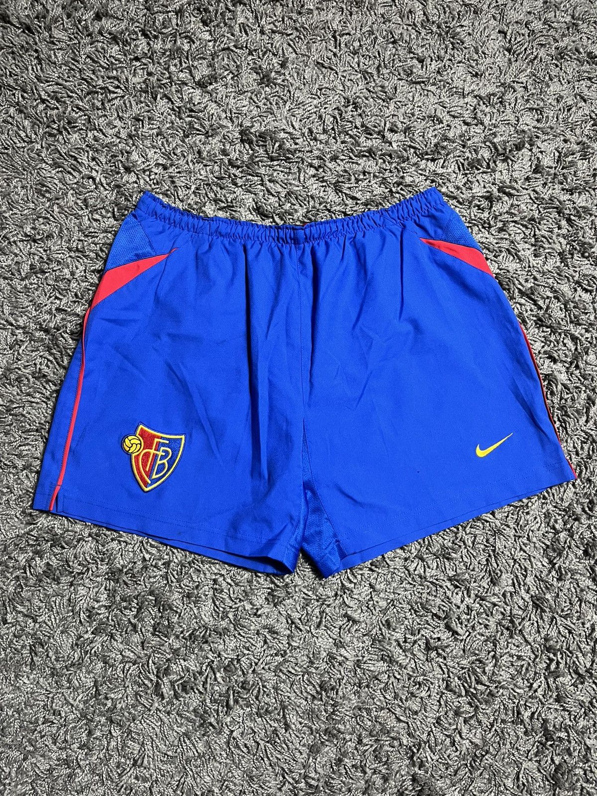 Nike NIKE VINTAGE 2002/2003 BASEL 1893 FOOTBALL SOCCER SHORTS Size US 32 / EU 48 - 1 Thumbnail