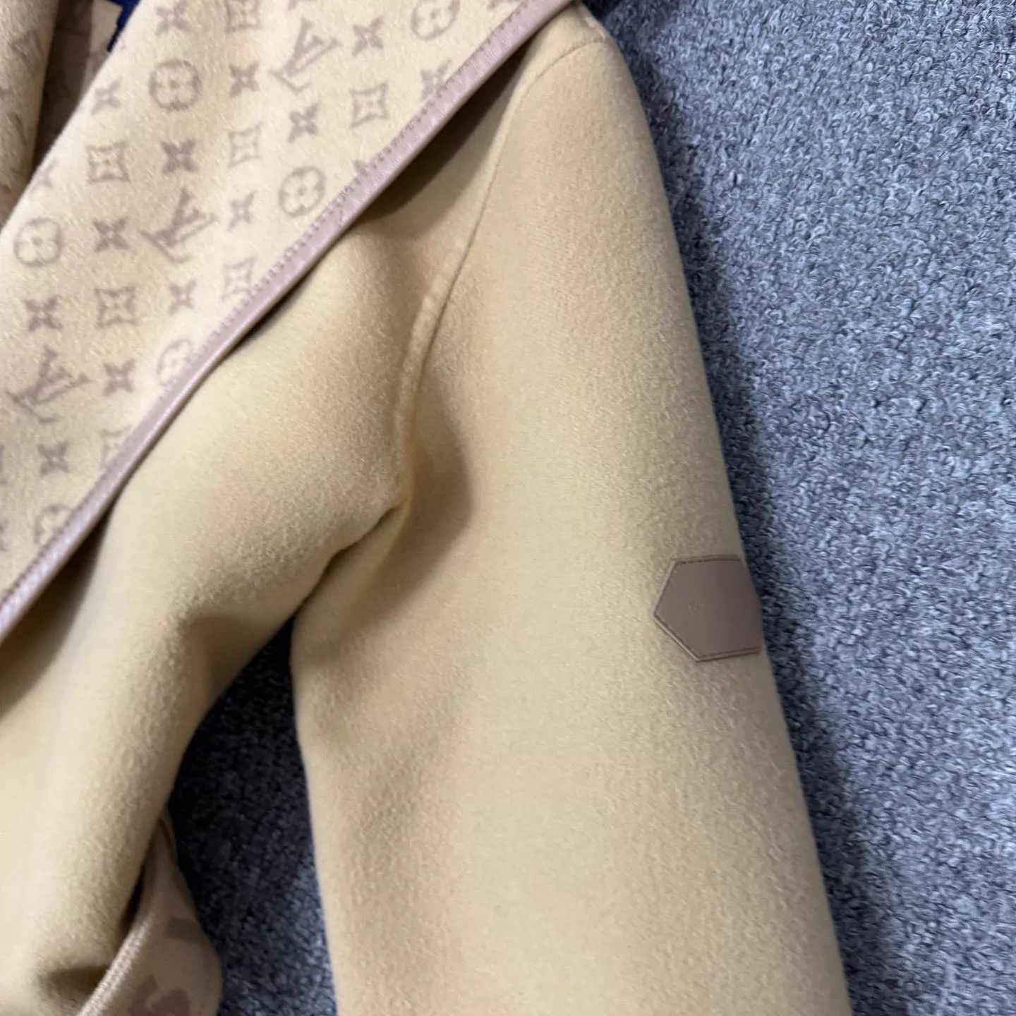 Louis Vuitton LV Yellow Monogram Robe Coat 36 99 New Size XS / US 0-2 / IT 36-38 - 3 Thumbnail
