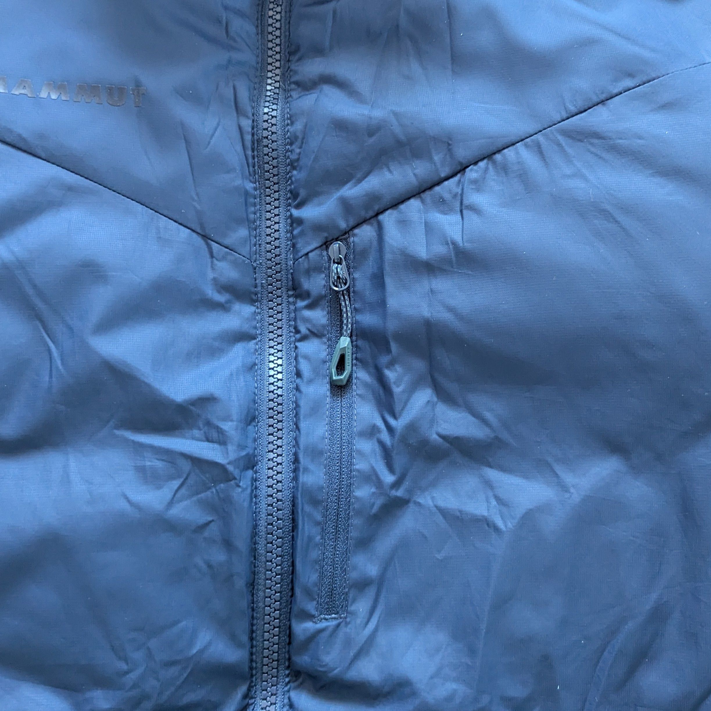 Mammut Mammut Reversible Down Jacket Size M Navy Outdoor Trekking Size US M / EU 48-50 / 2 - 18 Thumbnail