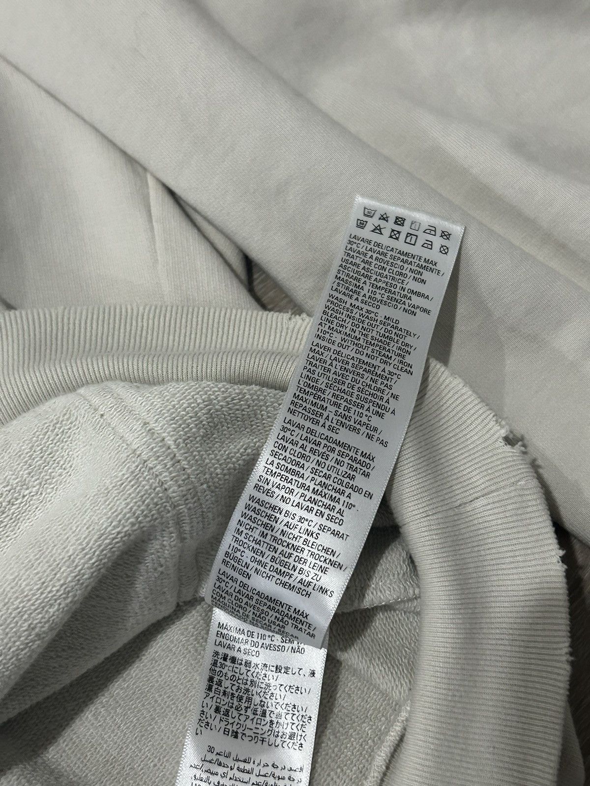Balenciaga Cancelled Balenciaga Be Different Apple Logo Hoodie Size US XL / EU 56 / 4 - 6 Thumbnail