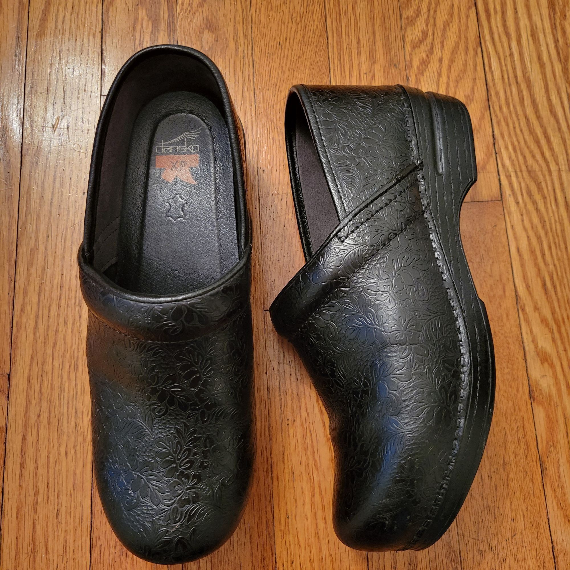 Dansko Dansko XP 42 Black Professional Tooled Floral Leather Clogs Size US 12 / IT 42 - 1 Thumbnail