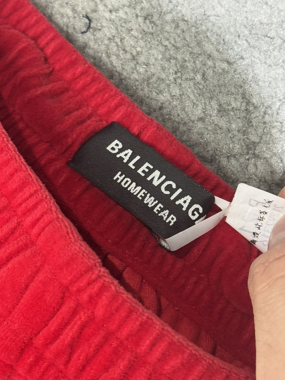 Balenciaga Balenciaga red velvet tracksuit pants Size US 32 / EU 48 - 3 Thumbnail