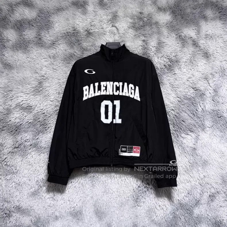 Balenciaga Balenciaga Manchester United school uniform jacket with zi Size US M / EU 48-50 / 2 - 1 Thumbnail
