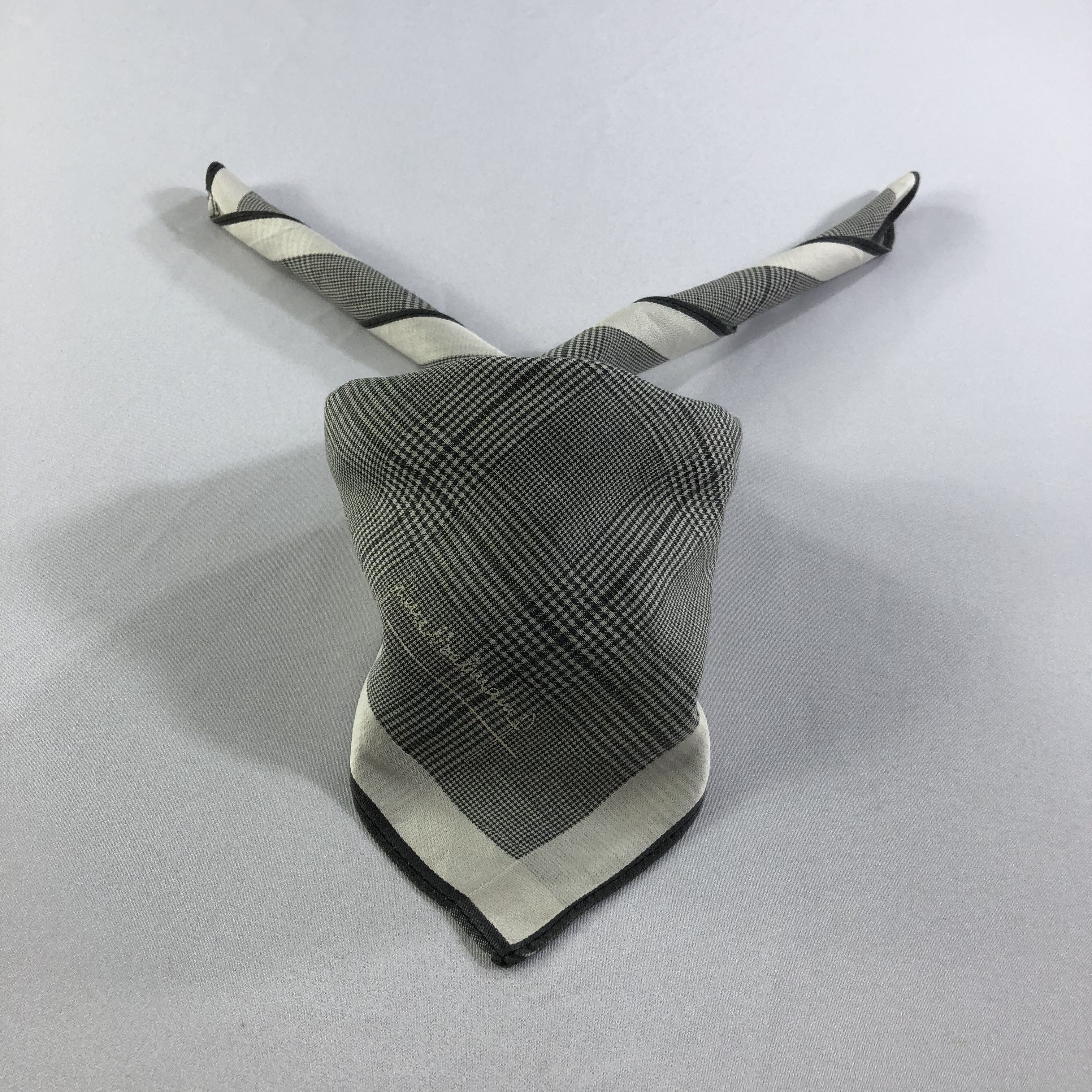 Pierre Balmain × Vintage Pierre Balmain Handkerchief Neckerchief Bandana H2177 Size ONE SIZE - 1 Thumbnail