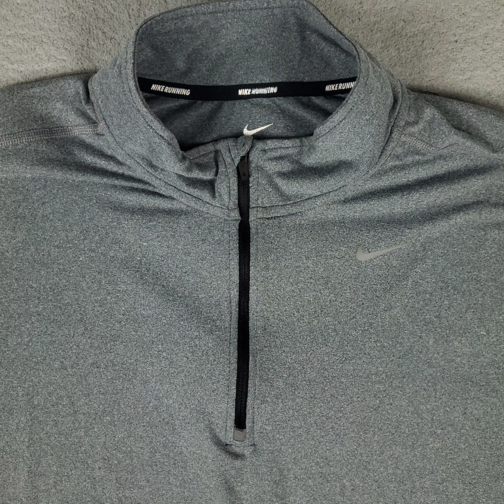 Nike Nike Mens T Shirt XL Gray 1/4 Zip Pullover Long Sleeve Golf Activewear Casual Modern Sports Nike Dri-Fit Mens XL Gray long sleeve pullover 1/4 zip Size US XL / EU 56 / 4 - 2 Thumbnail