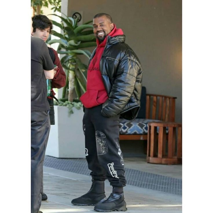 Balenciaga Oversized Crest Logo Hoodie Size US S / EU 44-46 / 1 - 3 Thumbnail