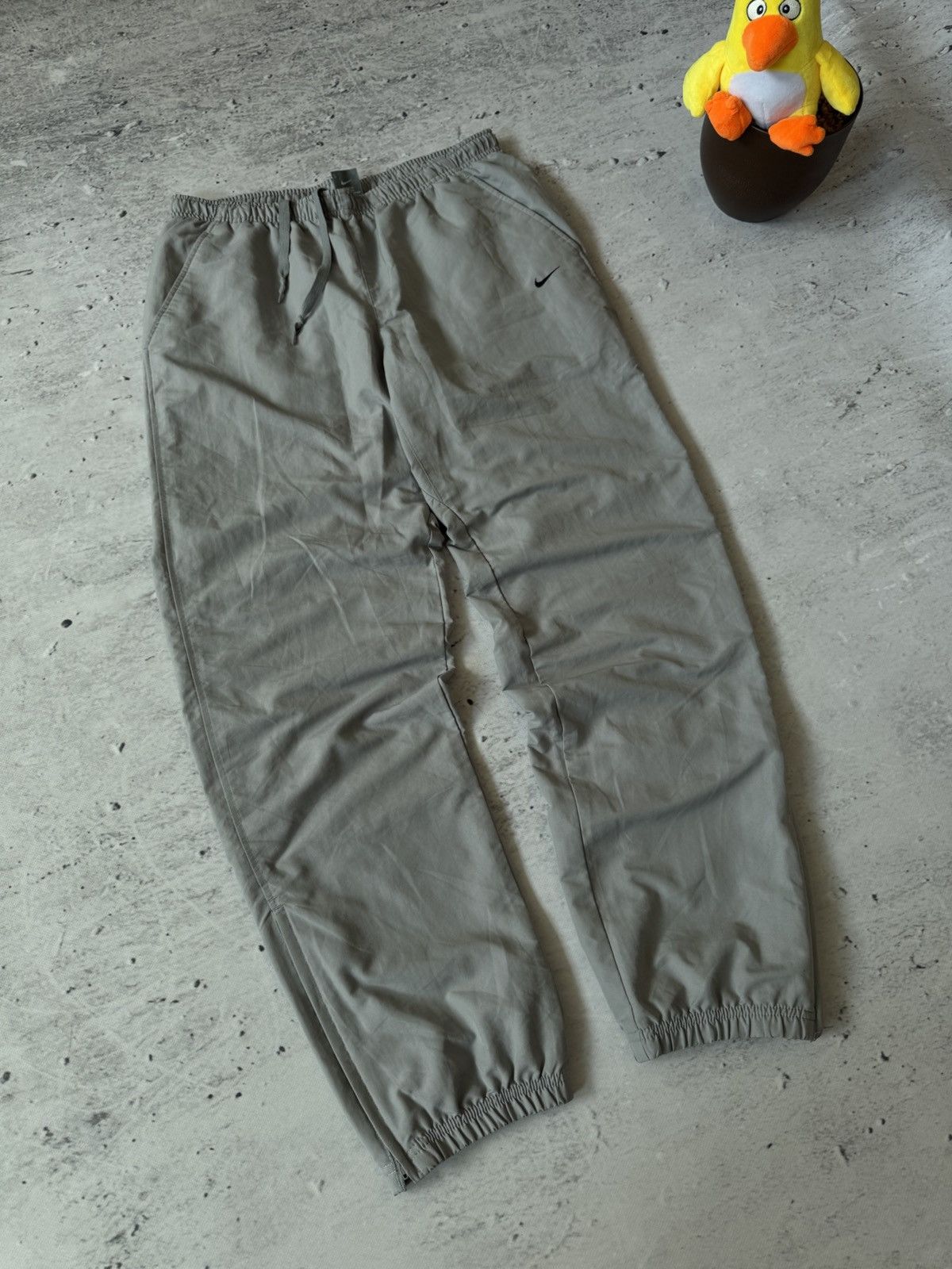 Nike × Vintage NIKE NYLON VINTAGE Y2K OVERSIZE BAGGY FIT PANTS SWEATPANTS Size US 34 / EU 50 - 1 Thumbnail