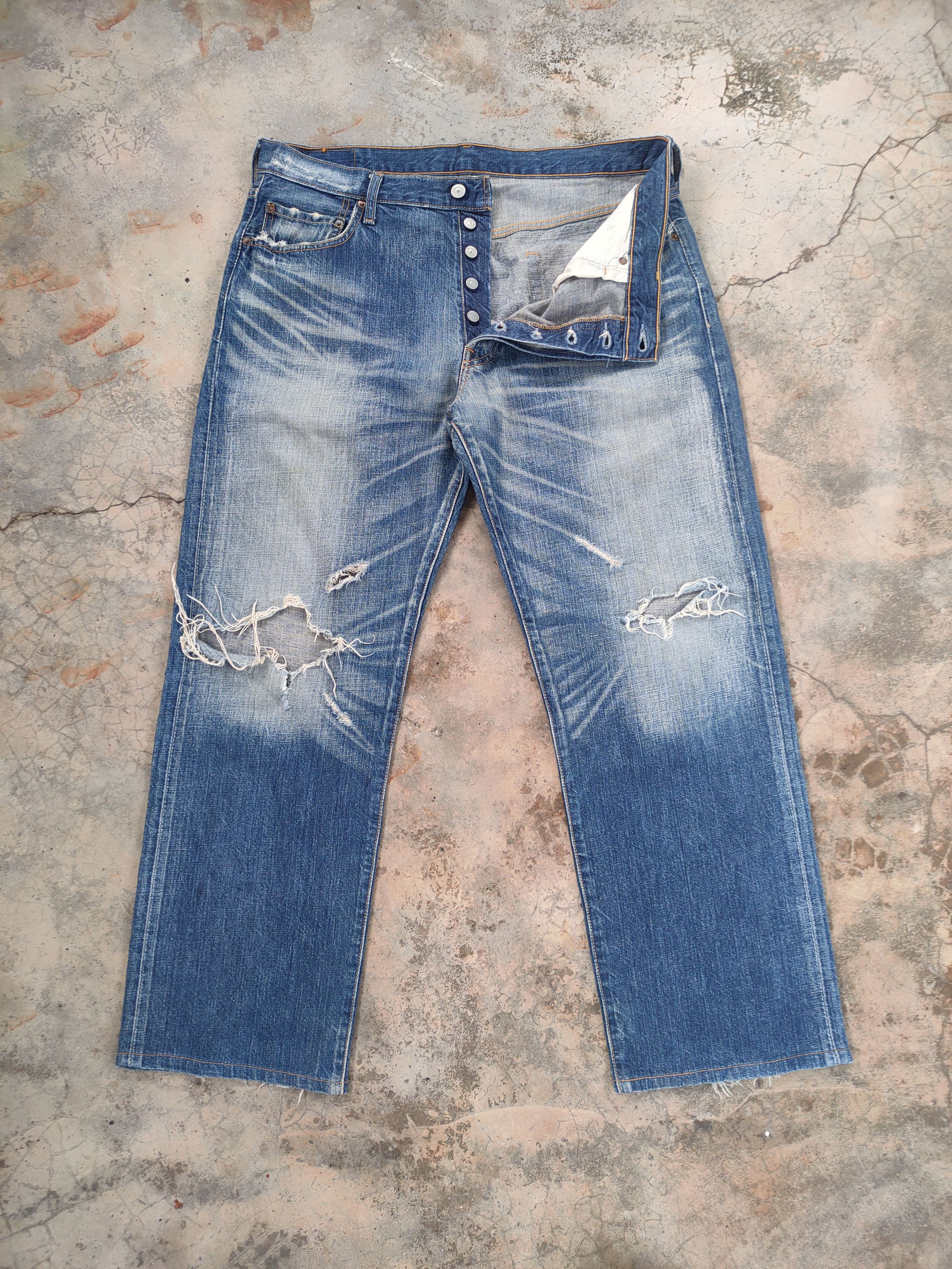 Levi's Vintage Clothing VINTAGE LEVI'S 501 FADED DISTRESSED JEAN DENIM PANTS Size US 37 - 1 Thumbnail