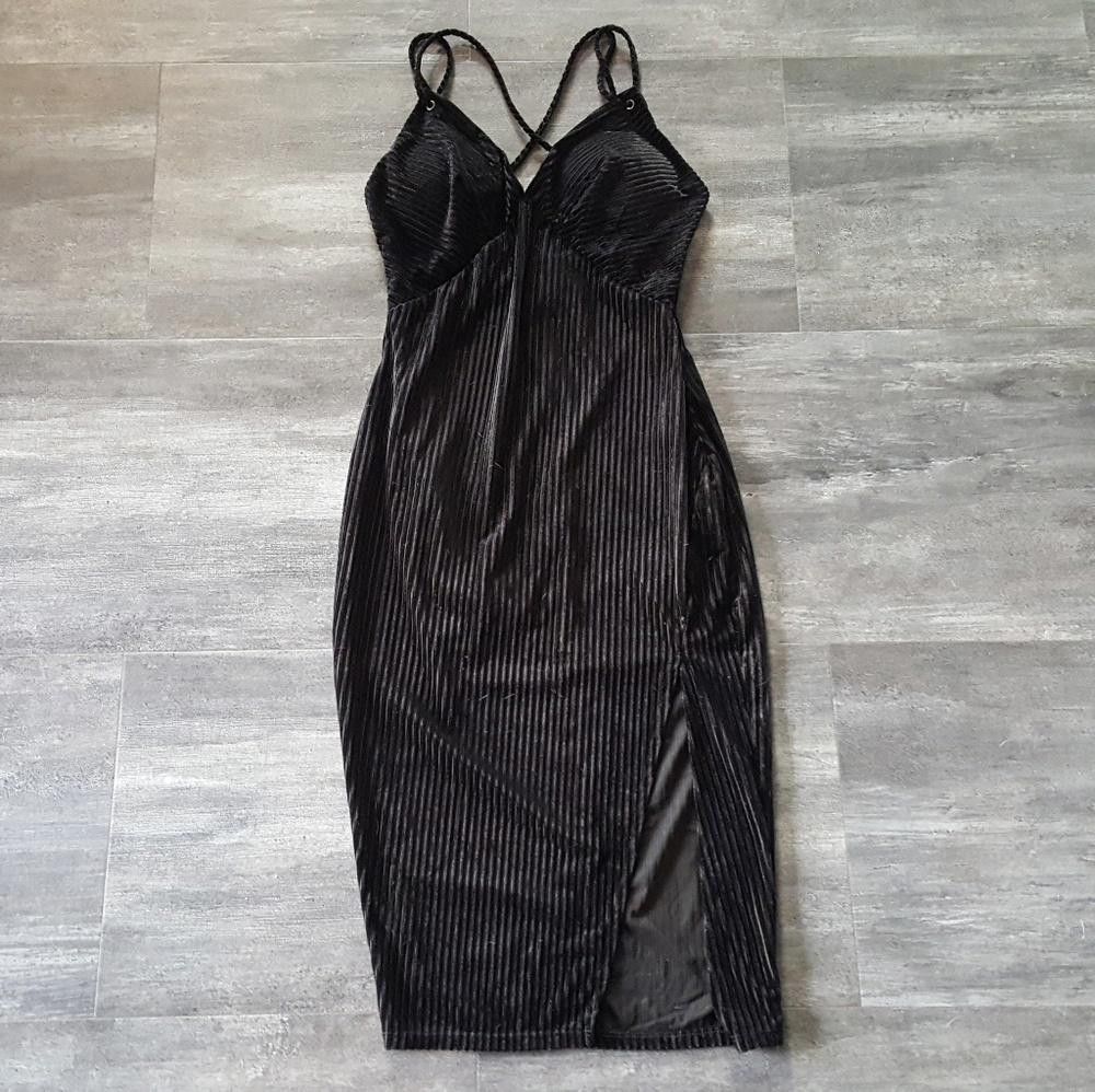 Fashion Nova Black Velvet Fashion Nova Ribbed Midi Size S / US 4 / IT 40 - 1 Thumbnail