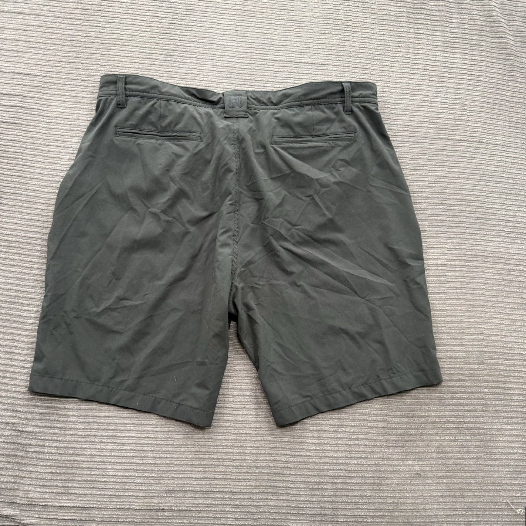 Footjoy FootJoy Shorts Men 38 Black Polyester Outdoor Chino Casual 9 in Inseam 38in Front Zip Pockets Logo Button Regular Mens Size US 38 / EU 54 - 2 Thumbnail
