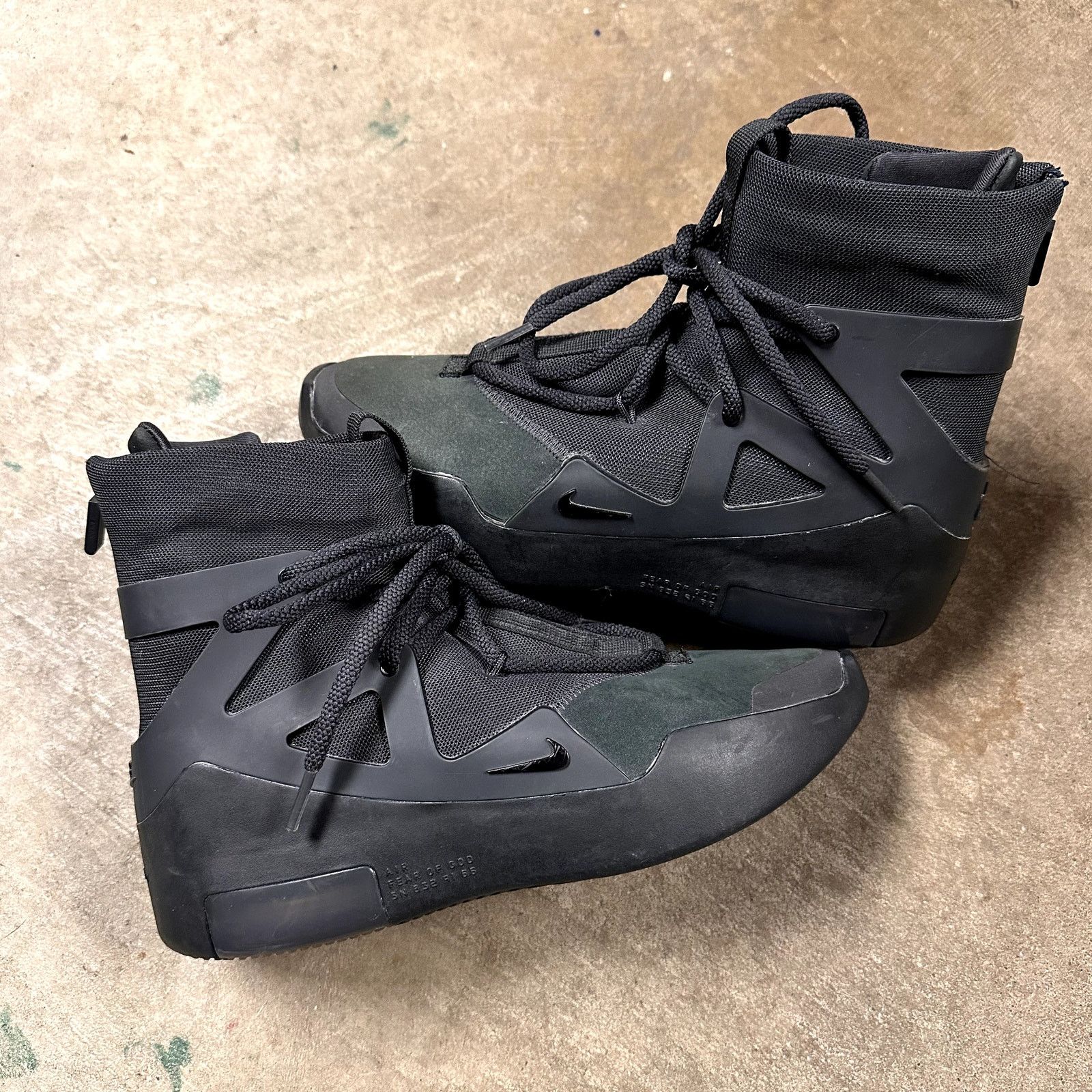 Fear of God × Nike Nike x Fear of God 1s Triple Black Size US 8.5 / EU 41-42 - 1 Thumbnail