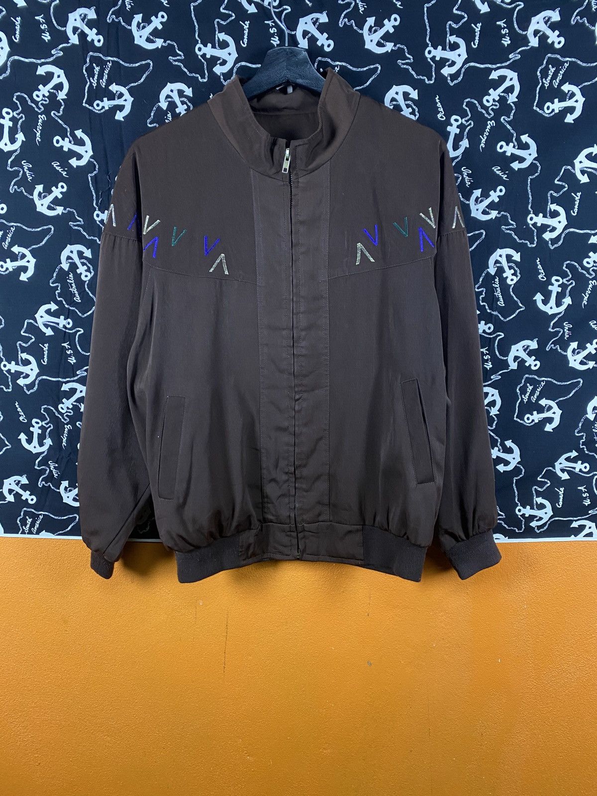 Vintage Vintage Brown Embroidered Bomber Jacket Zip-Up Retro Casual Size US M / EU 48-50 / 2 - 3 Thumbnail
