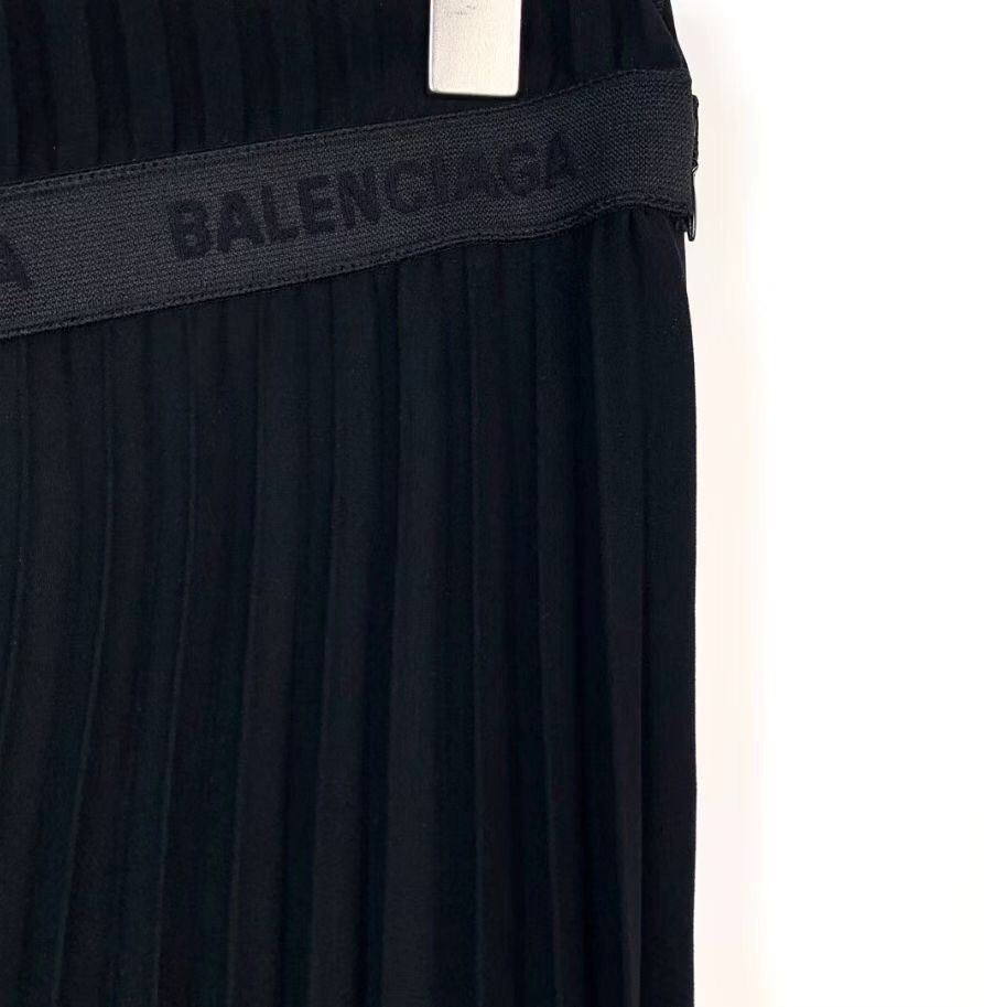 Balenciaga Balenciaga Logo belt irregular design black pleated skirt Size 38" / US 16 / IT 52 - 3 Thumbnail
