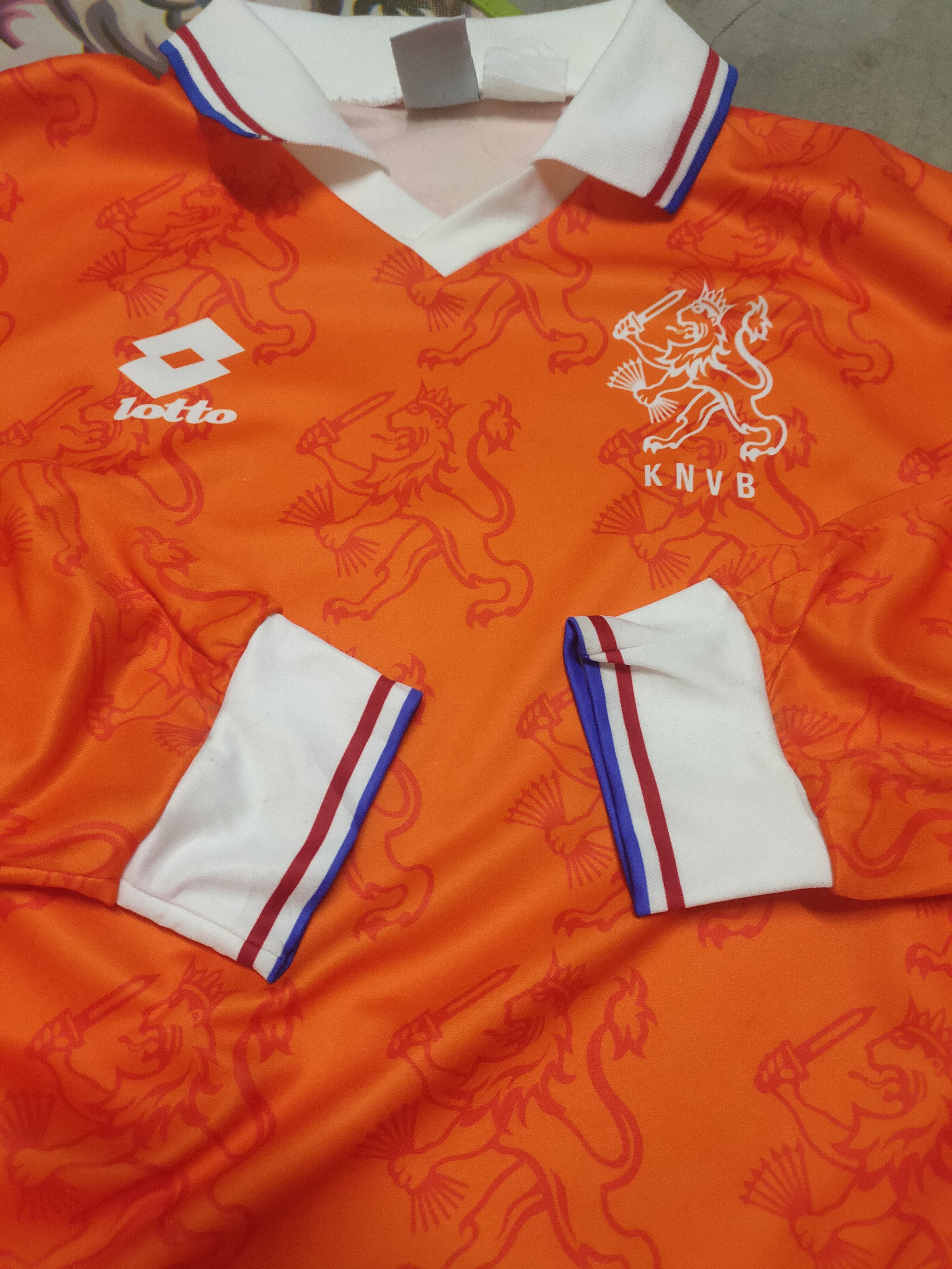 Vintage Vintage 94/95 Netherlands home jersey Size US M / EU 48-50 / 2 - 4 Thumbnail