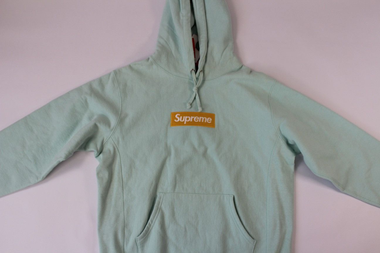 Supreme Supreme Box Logo Hooded Sweatshirt 'Ice Blue' Size US L / EU 52-54 / 3 - 11 Thumbnail