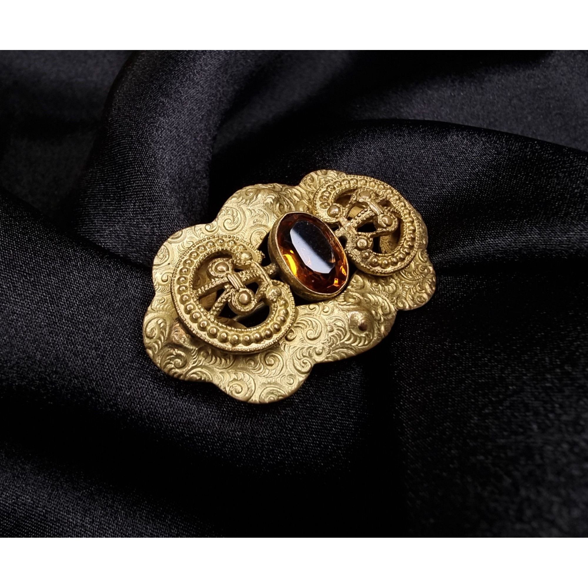 Vintage Antique Victorian Ornate Gold-Tone Brooch With Amber Glass G Size ONE SIZE - 1 Thumbnail
