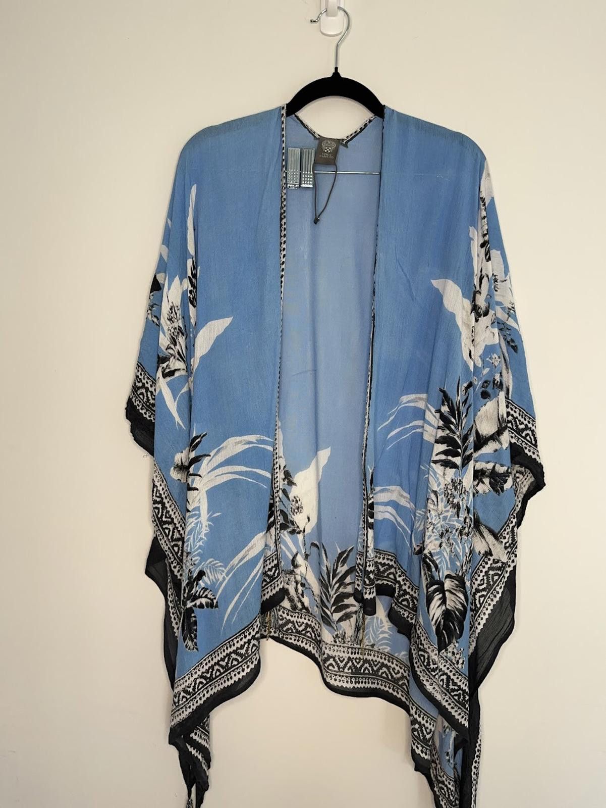 Vince Camuto NWOT Vince Camuto Banana Leaf Topper Kimono - OS Size ONE SIZE - 1 Thumbnail