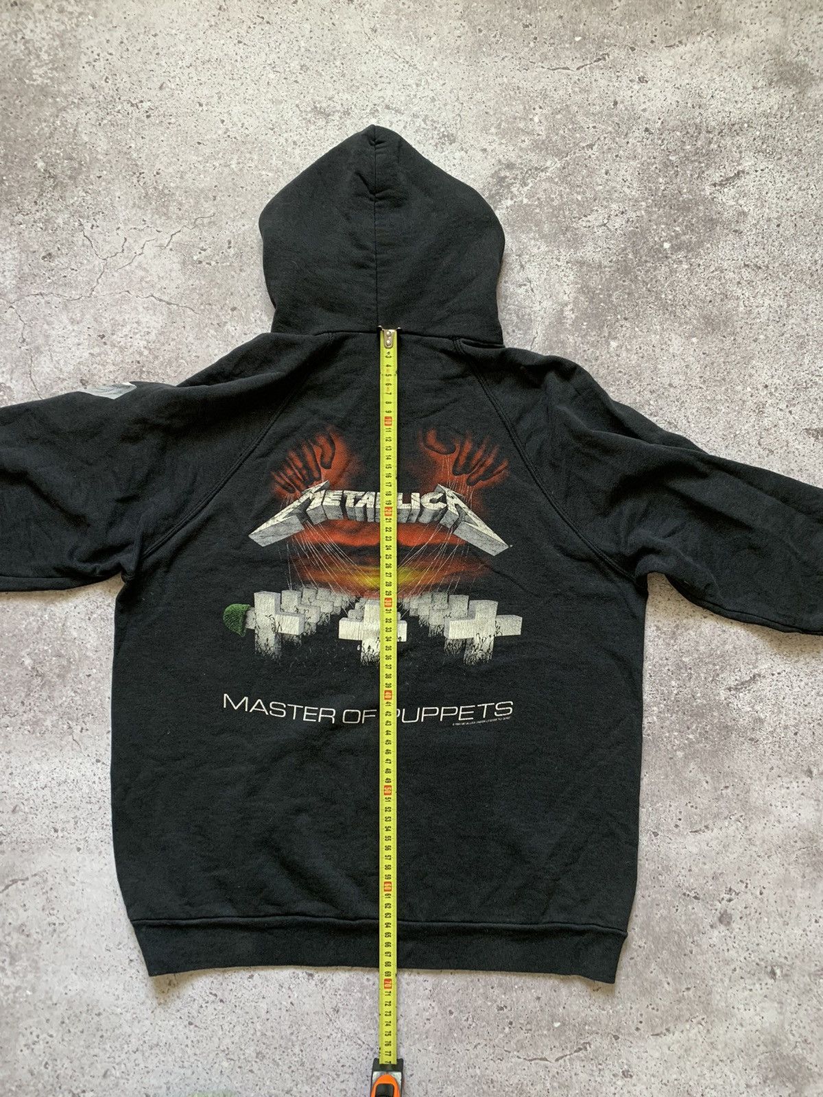 Band Tees Vintage 1994 Metallica Master Of Puppets Faded Black Hoodie Size US XL / EU 56 / 4 - 15 Thumbnail