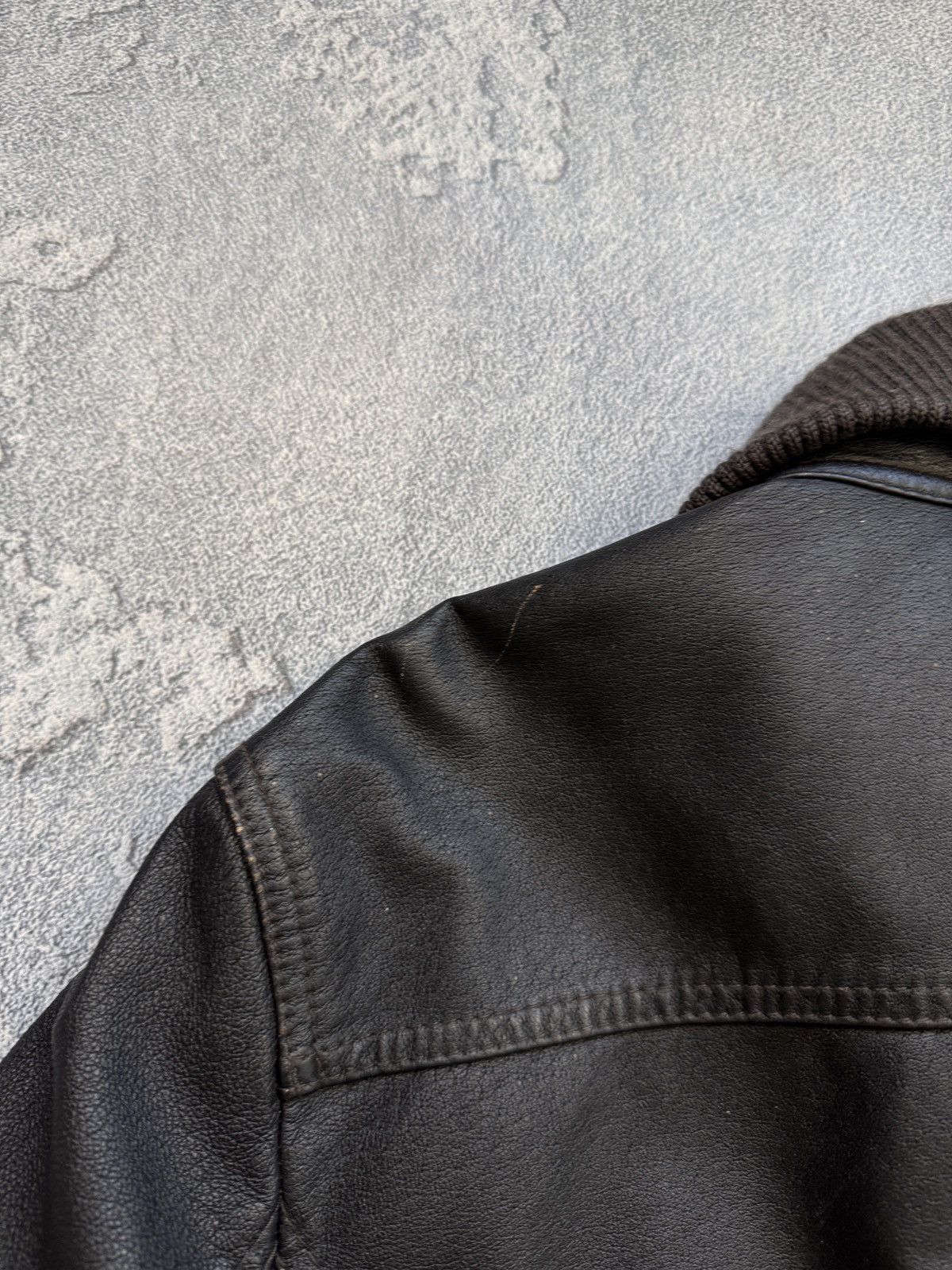 Giorgio Armani Vintage Giorgio Armani Leather Jacket Size L Size US L / EU 52-54 / 3 - 18 Thumbnail