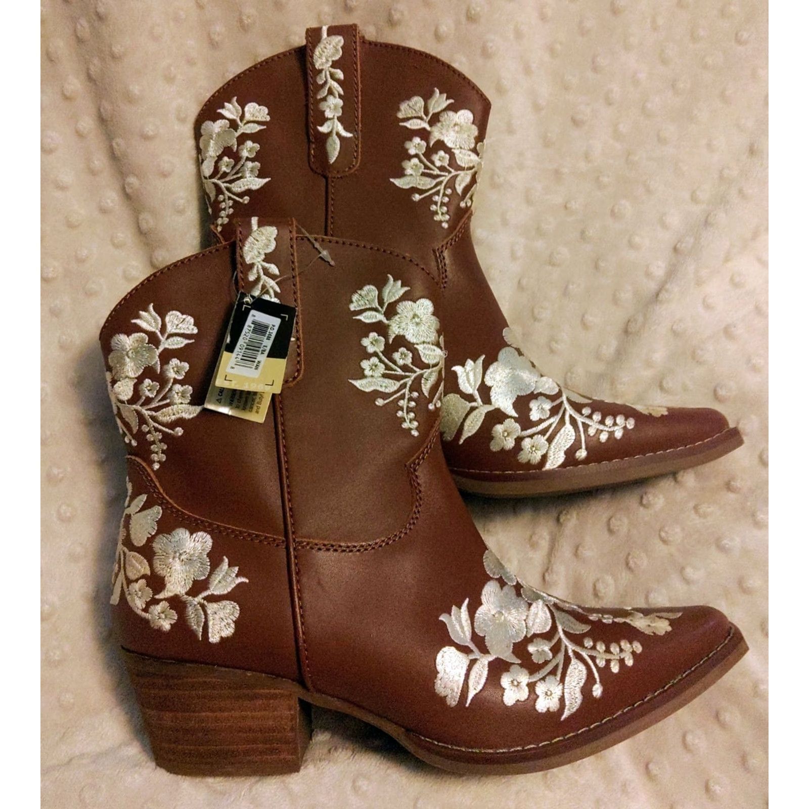 Vintage Dingo Take A Bow Ankle Boots Women Western Floral Embroidered Whiskey Brown Leather 7M Boots Size US 7 / IT 37 - 6 Thumbnail